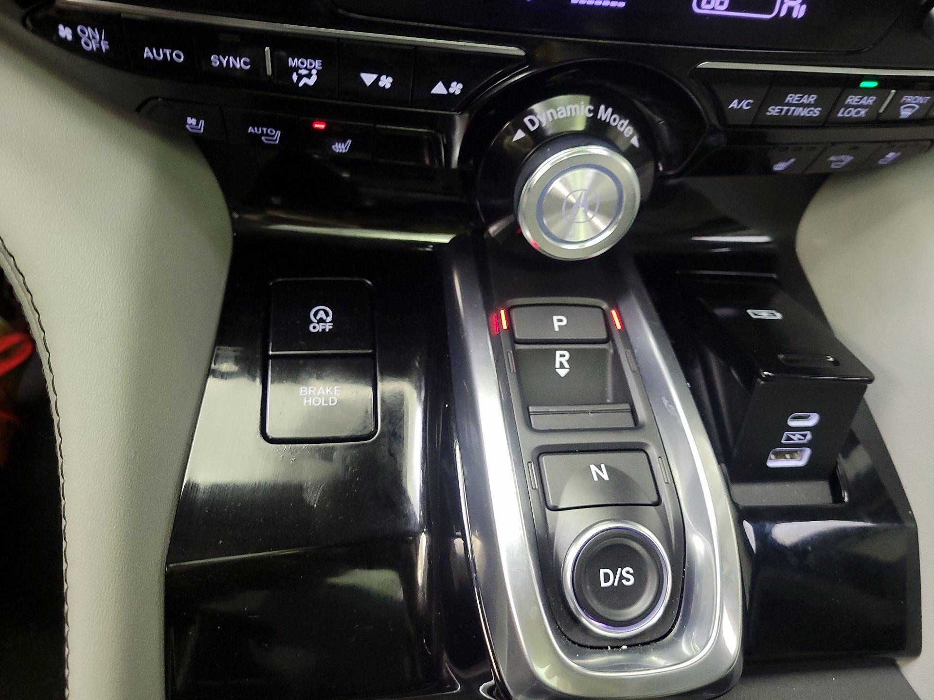 Thumbnail: 2022 Acura MDX - 17