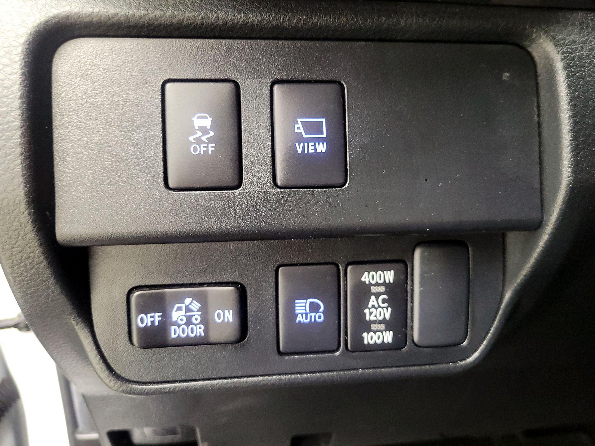 Thumbnail: 2023 Toyota Tacoma - 13