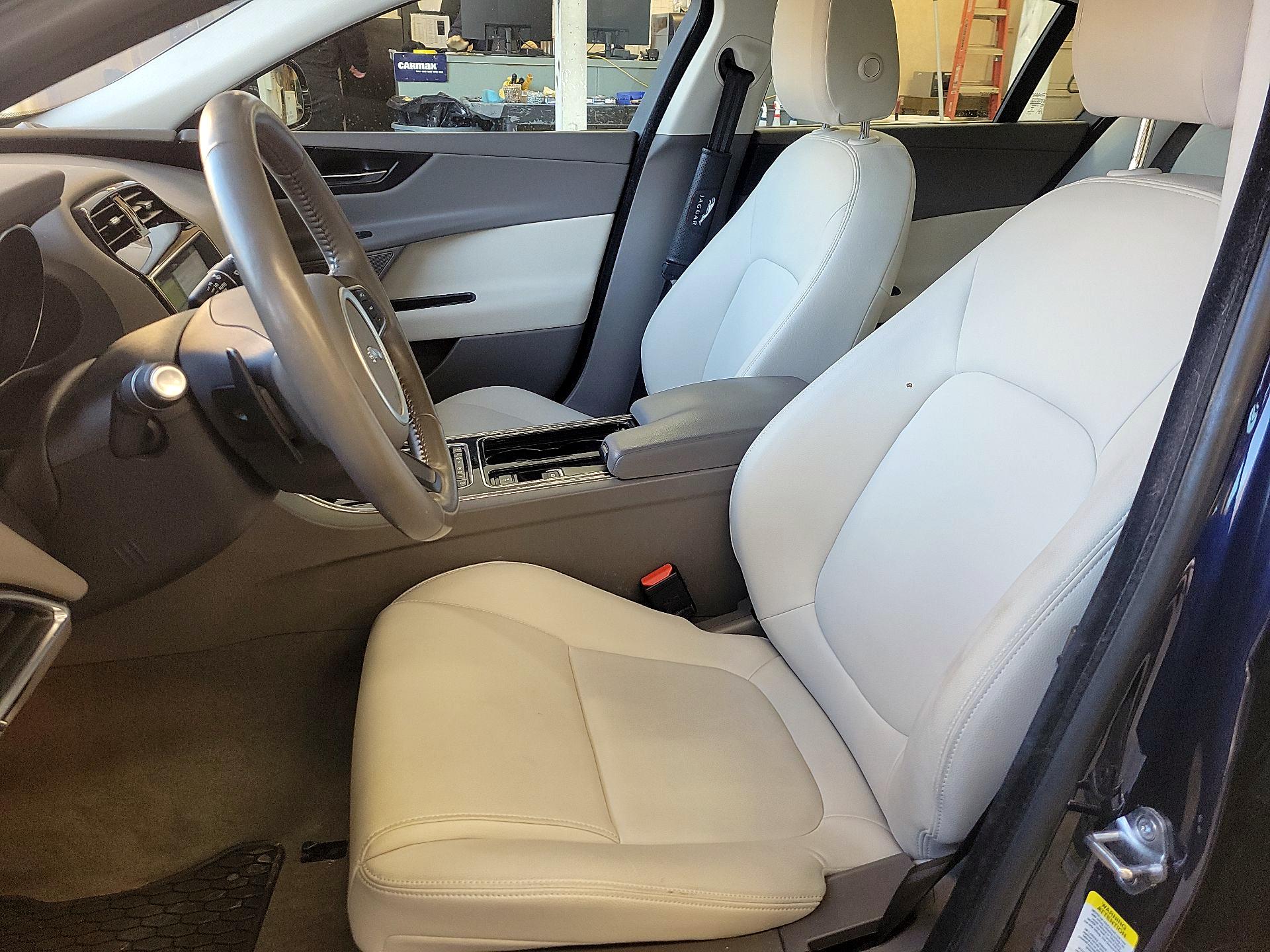 Thumbnail: 2019 Jaguar XE - 9