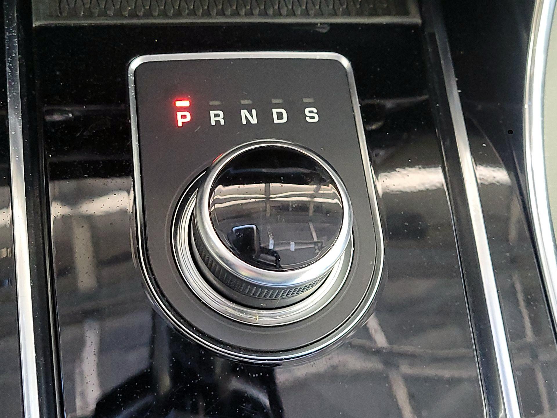 Thumbnail: 2019 Jaguar XE - 16