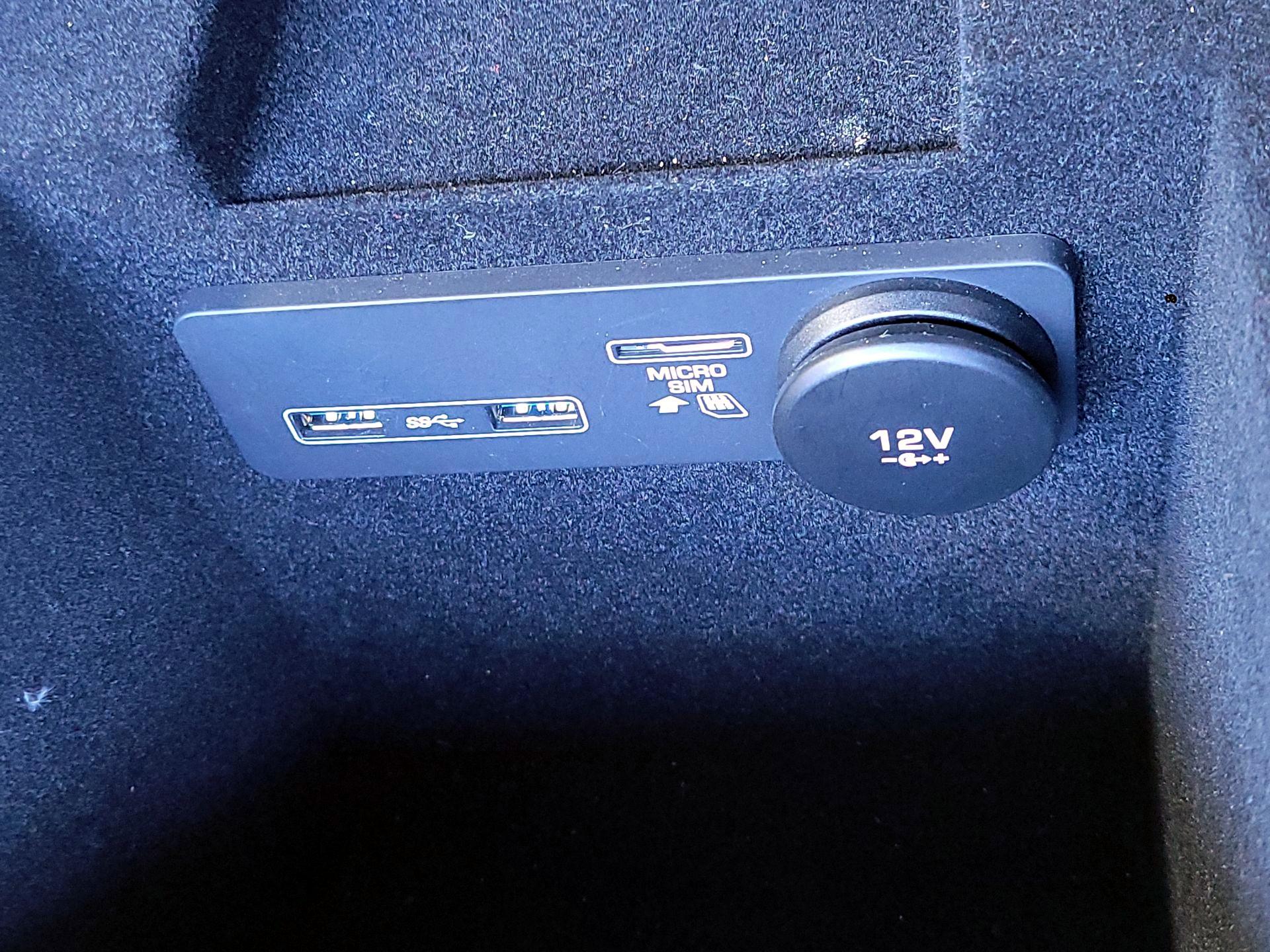 Thumbnail: 2019 Jaguar XE - 17