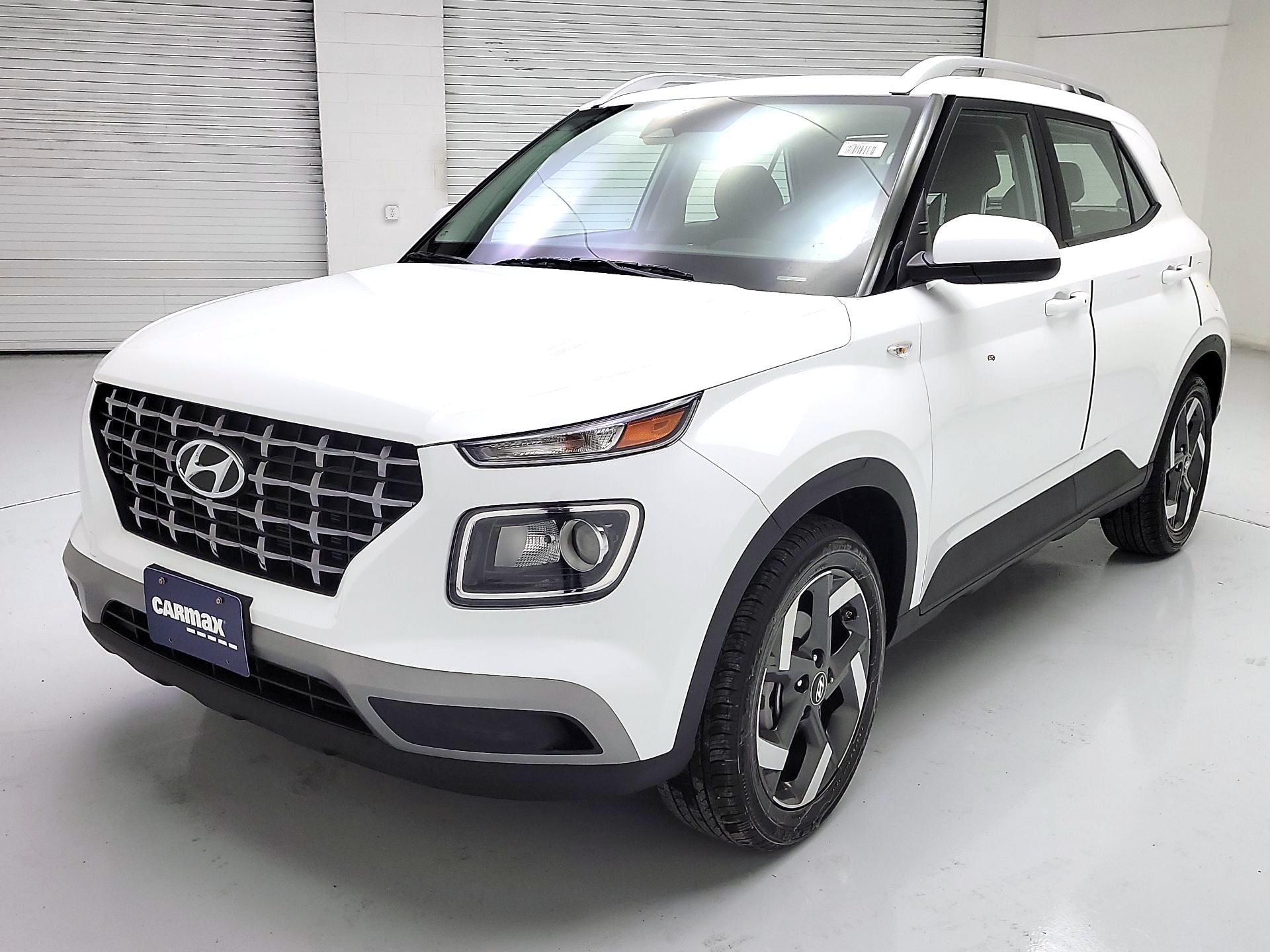 Thumbnail: 2024 Hyundai Venue - 3