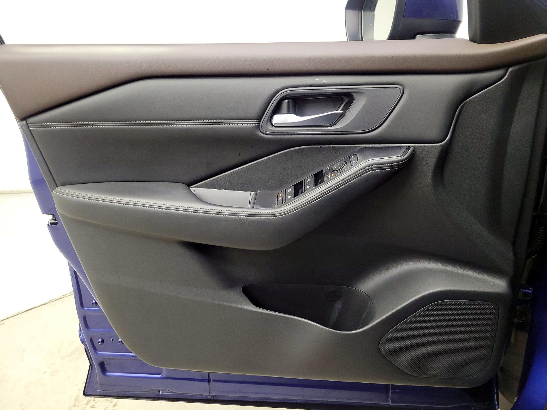 Thumbnail: 2023 Nissan Rogue - 12