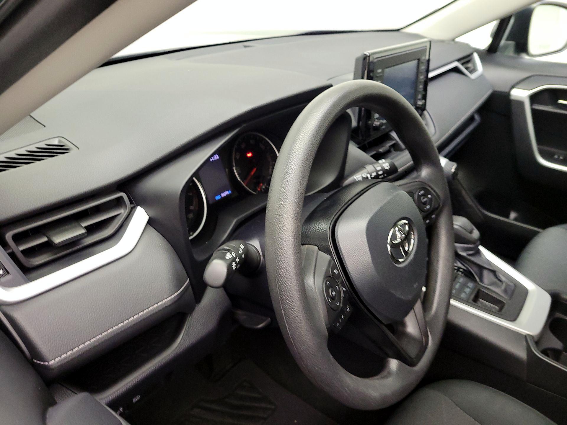 Thumbnail: 2020 Toyota RAV4 - 9