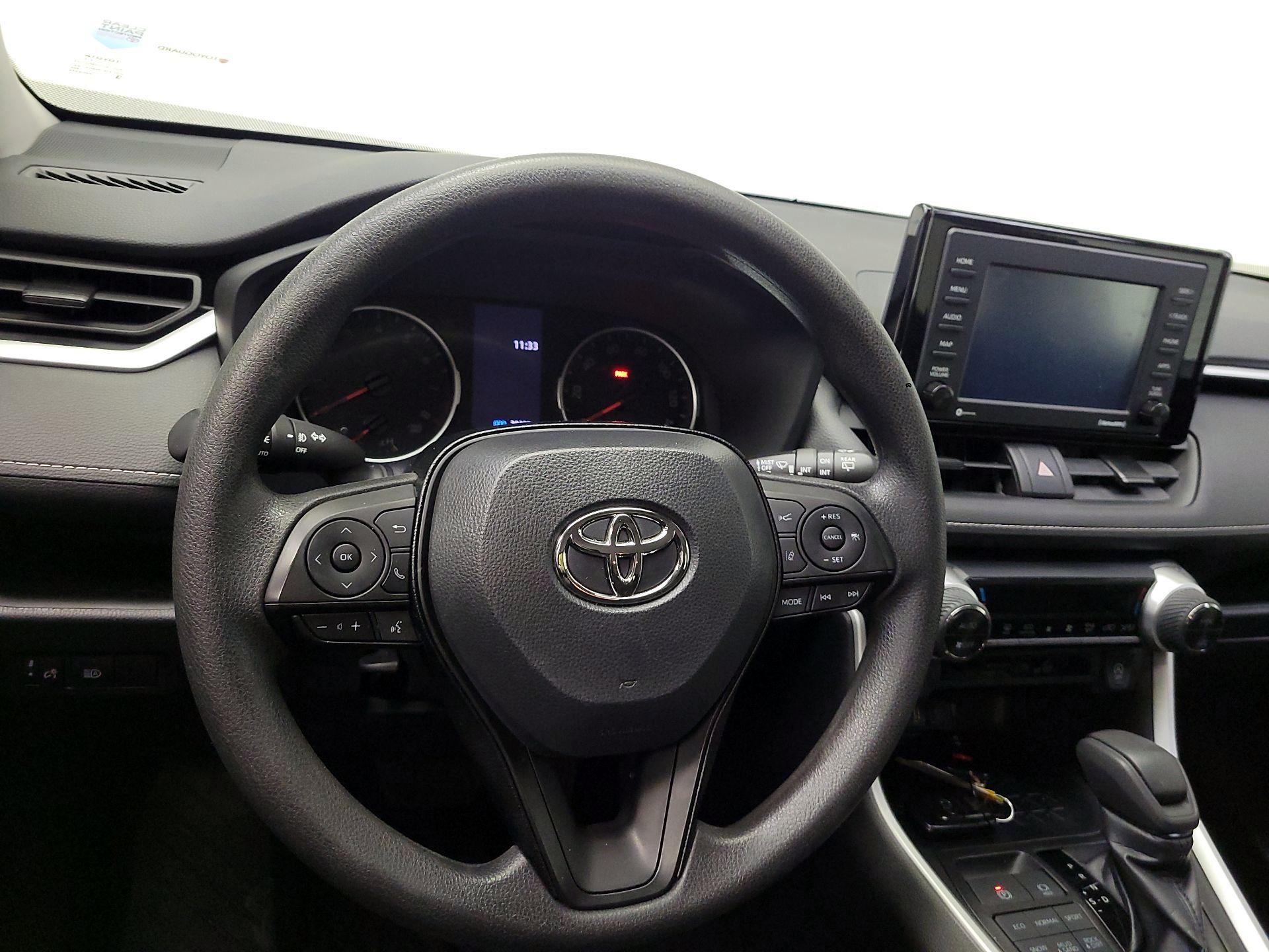 Thumbnail: 2020 Toyota RAV4 - 10