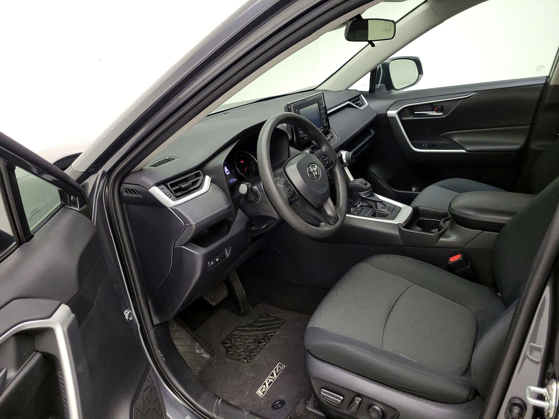 Thumbnail: 2020 Toyota RAV4 - 11