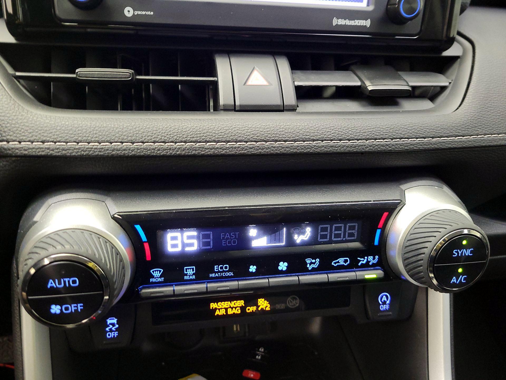 Thumbnail: 2020 Toyota RAV4 - 16