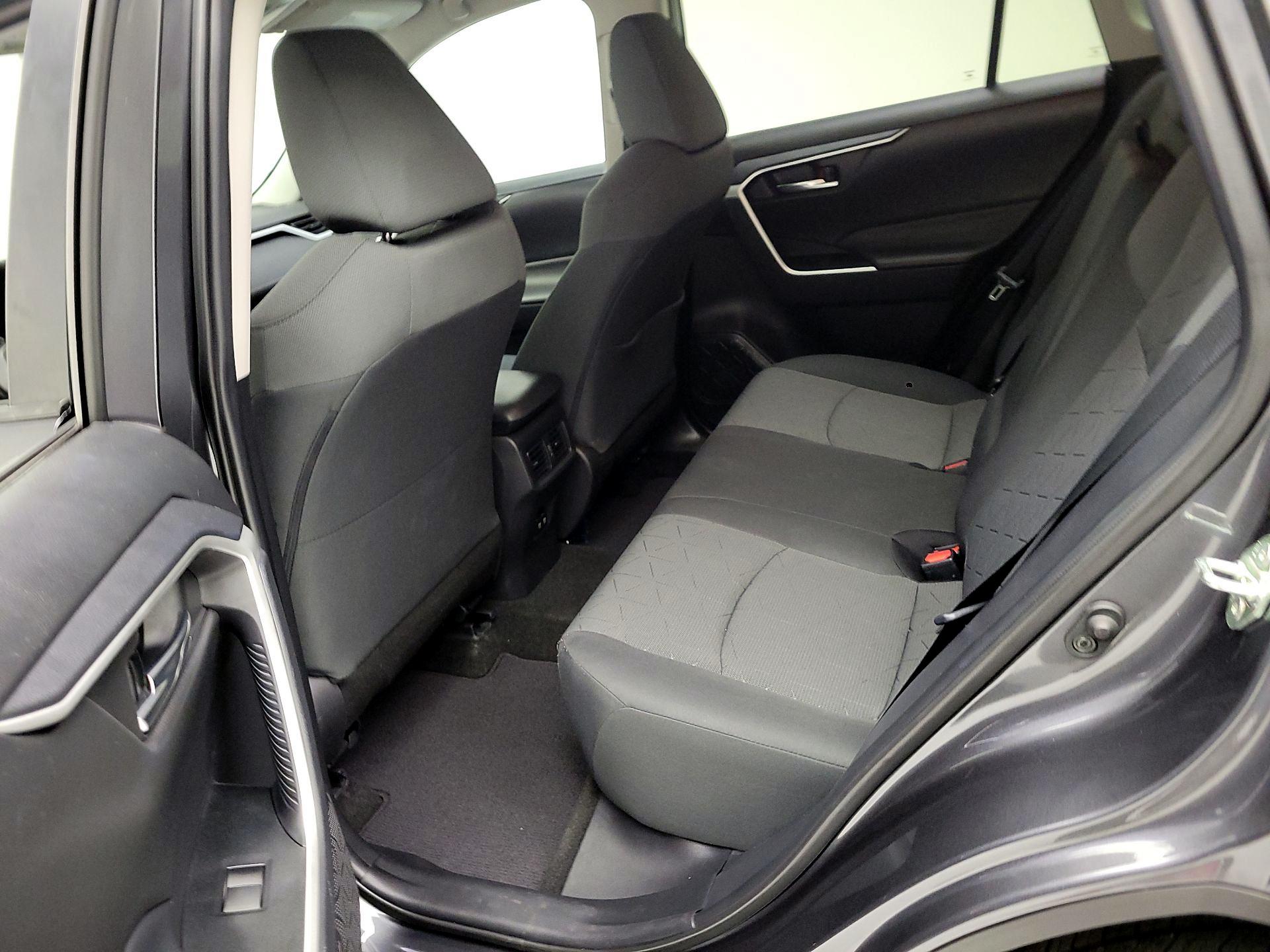 Thumbnail: 2020 Toyota RAV4 - 19