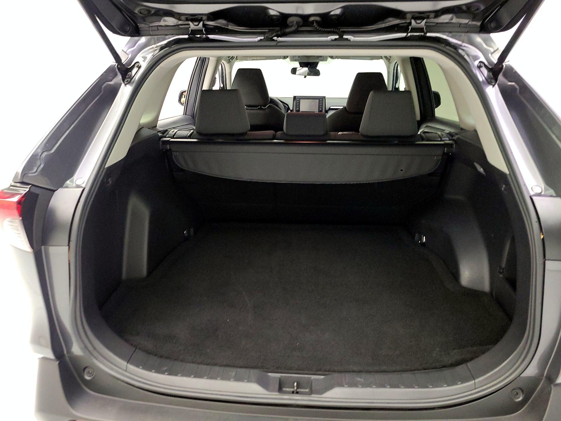 Thumbnail: 2020 Toyota RAV4 - 20