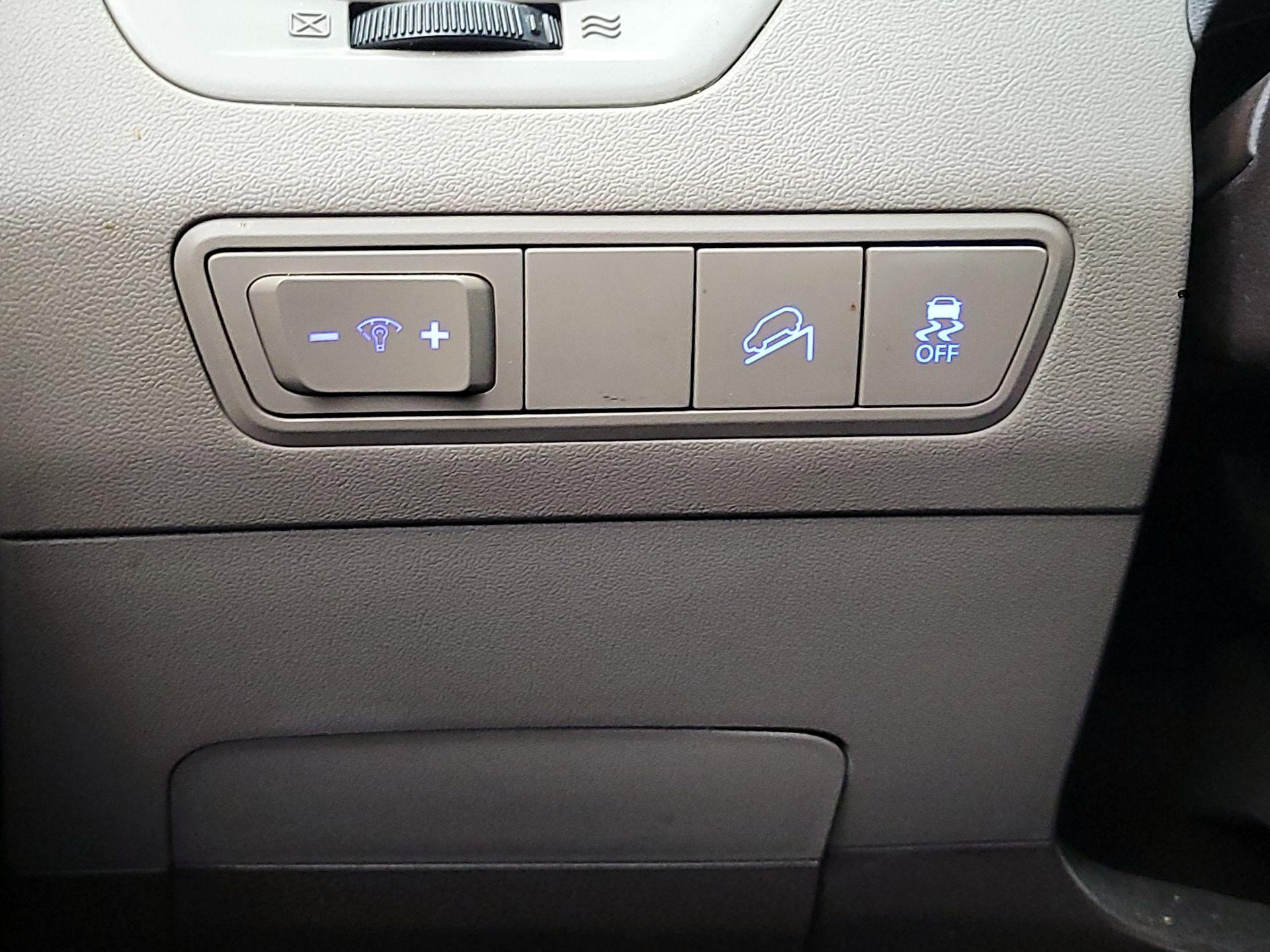 Thumbnail: 2014 Hyundai Tucson - 11