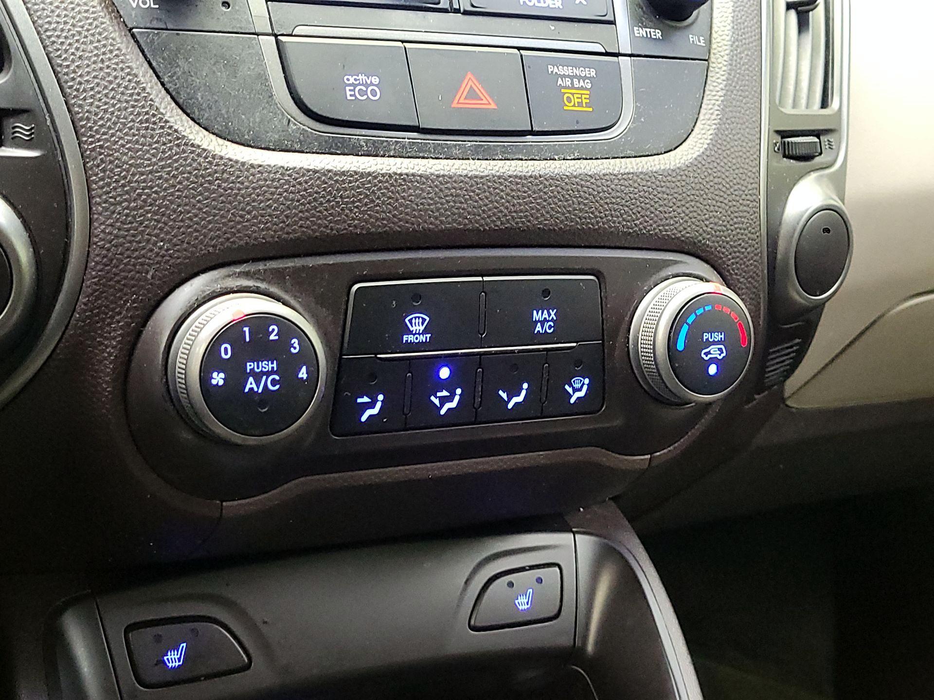 Thumbnail: 2014 Hyundai Tucson - 14