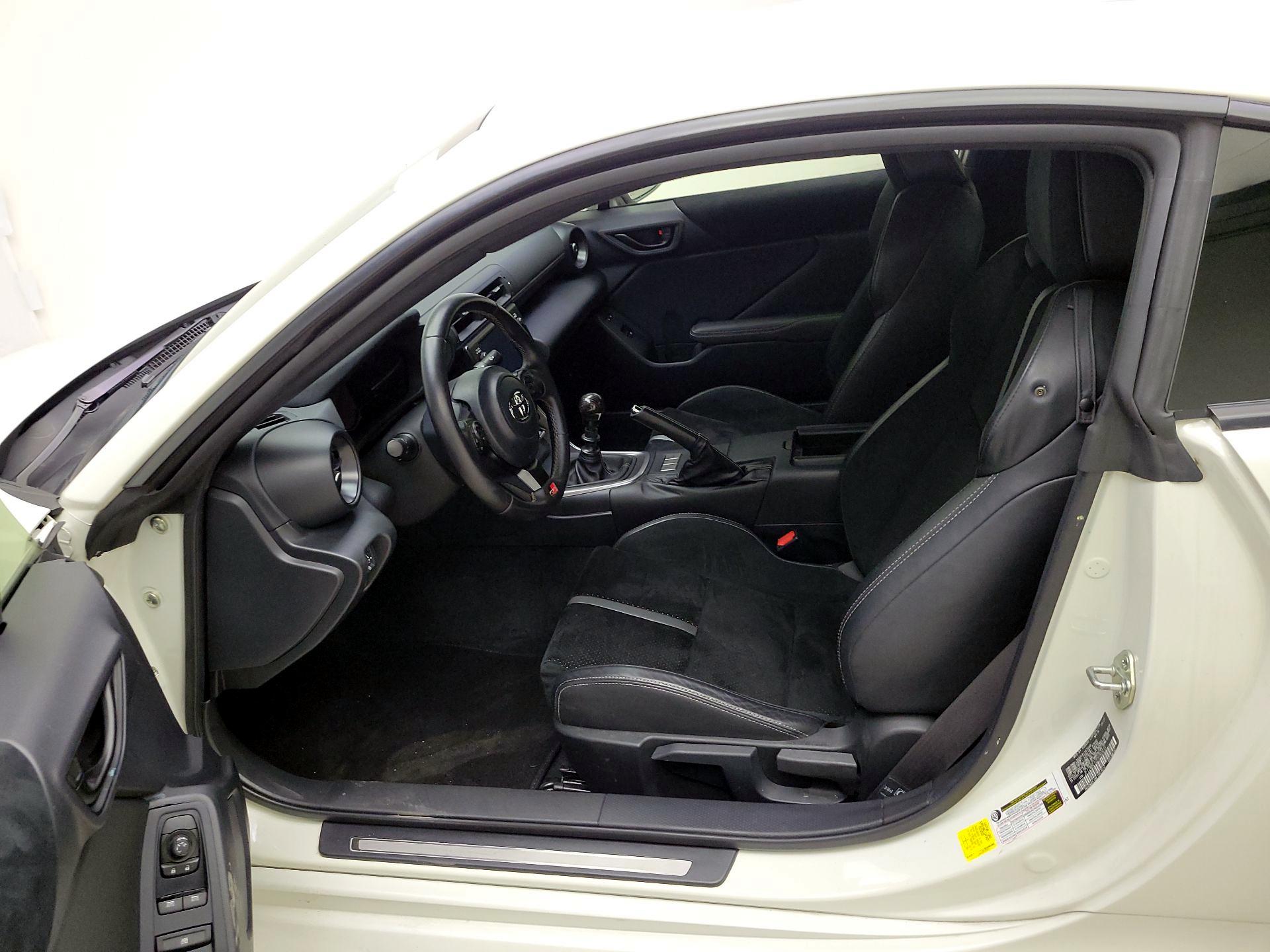 Thumbnail: 2023 Toyota GR86 - 11