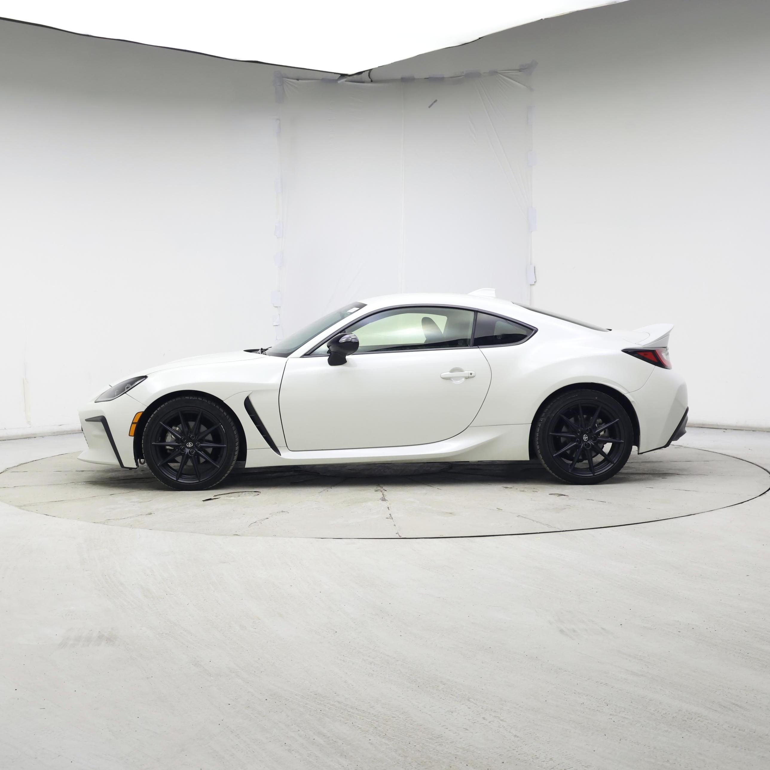 Thumbnail: 2023 Toyota GR86 - 3