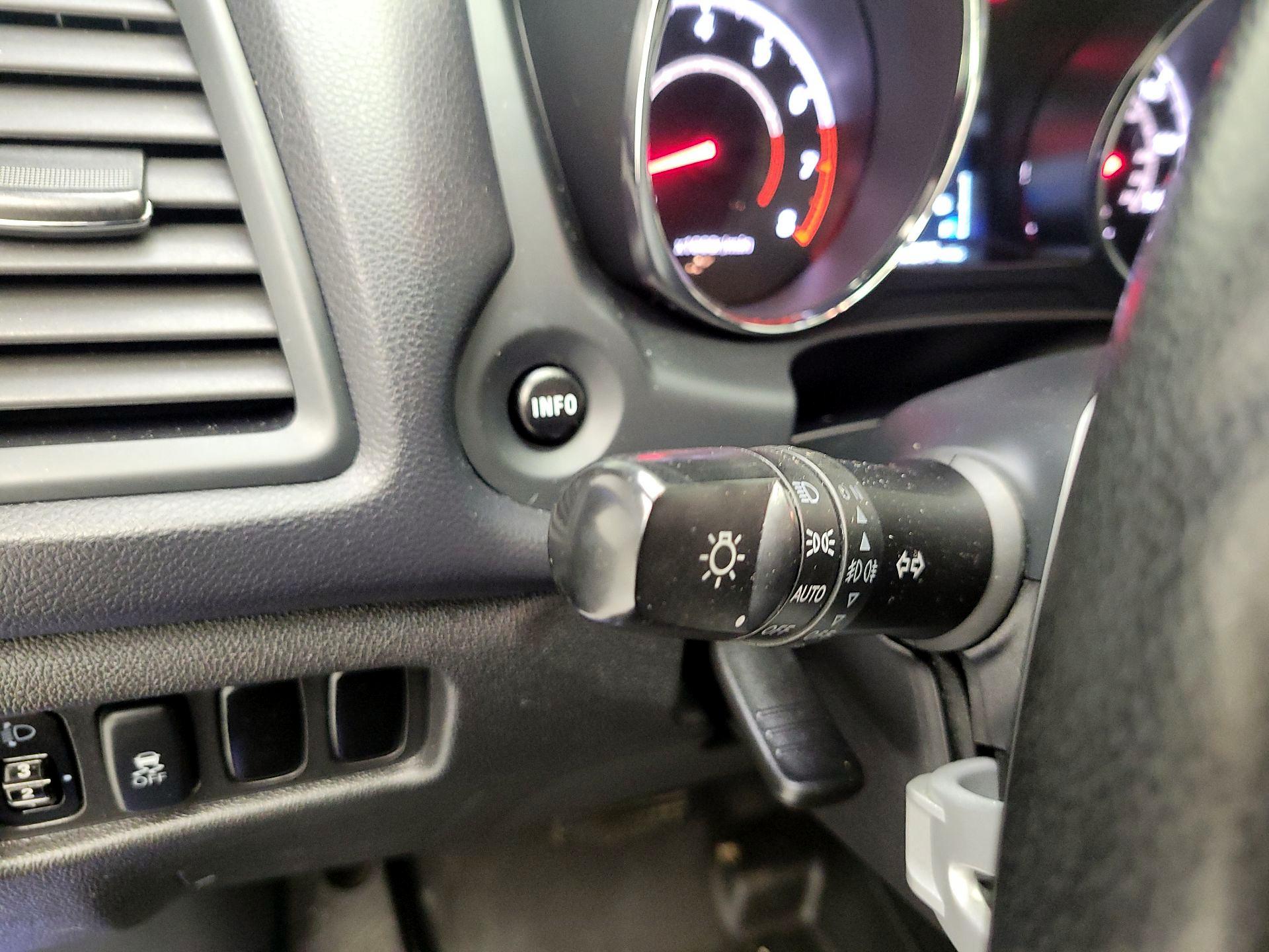 Thumbnail: 2015 Mitsubishi Outlander Sport - 13