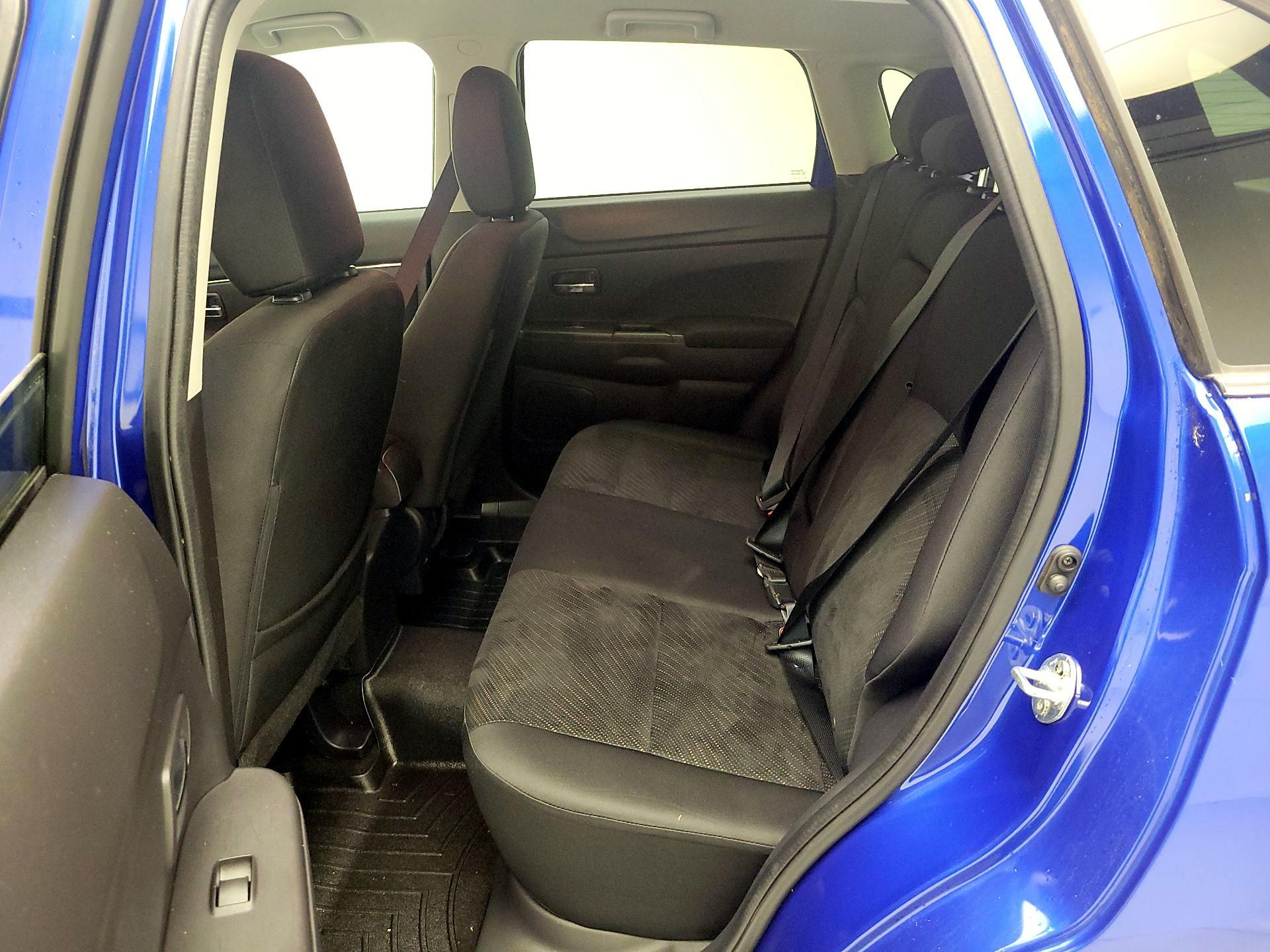 Thumbnail: 2015 Mitsubishi Outlander Sport - 19