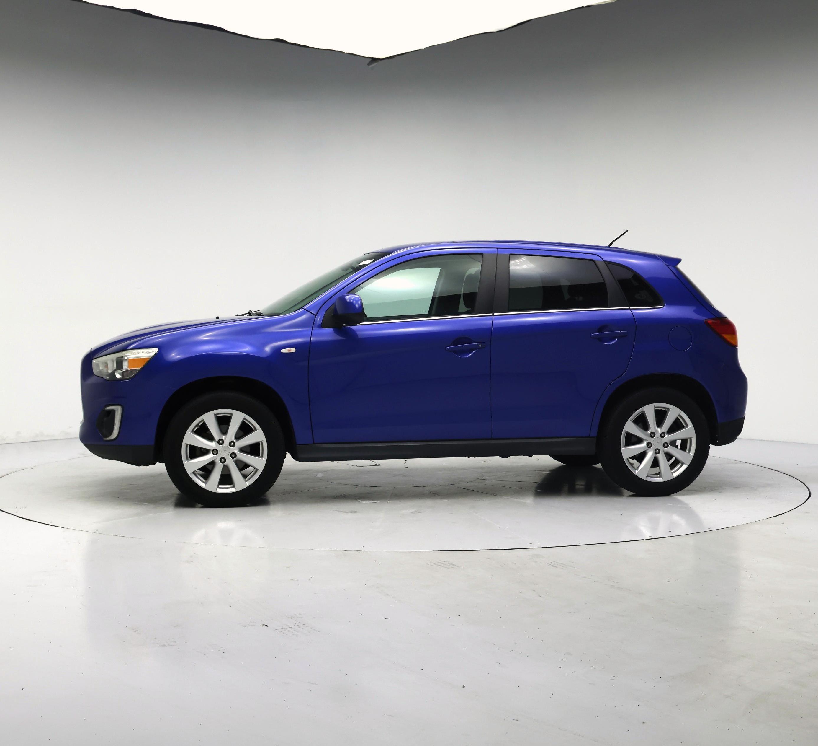 Thumbnail: 2015 Mitsubishi Outlander Sport - 3