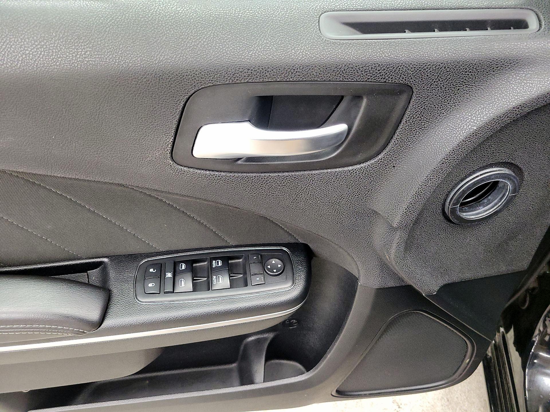 Thumbnail: 2018 Dodge Charger - 10