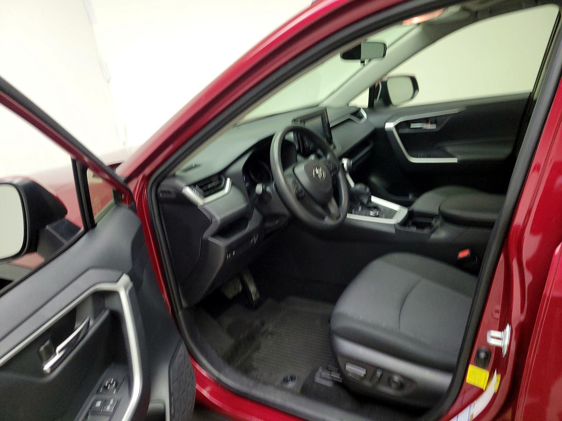 Thumbnail: 2021 Toyota RAV4 - 11