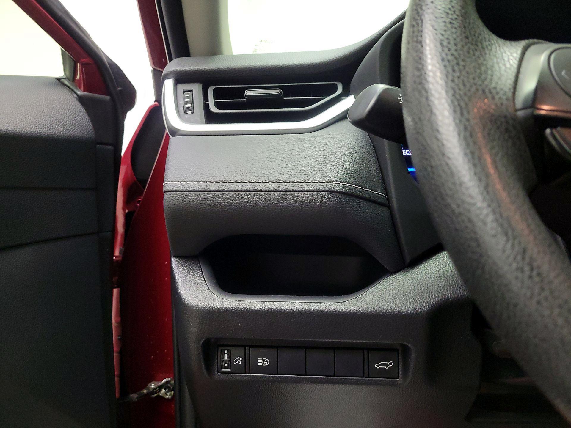 Thumbnail: 2021 Toyota RAV4 - 13