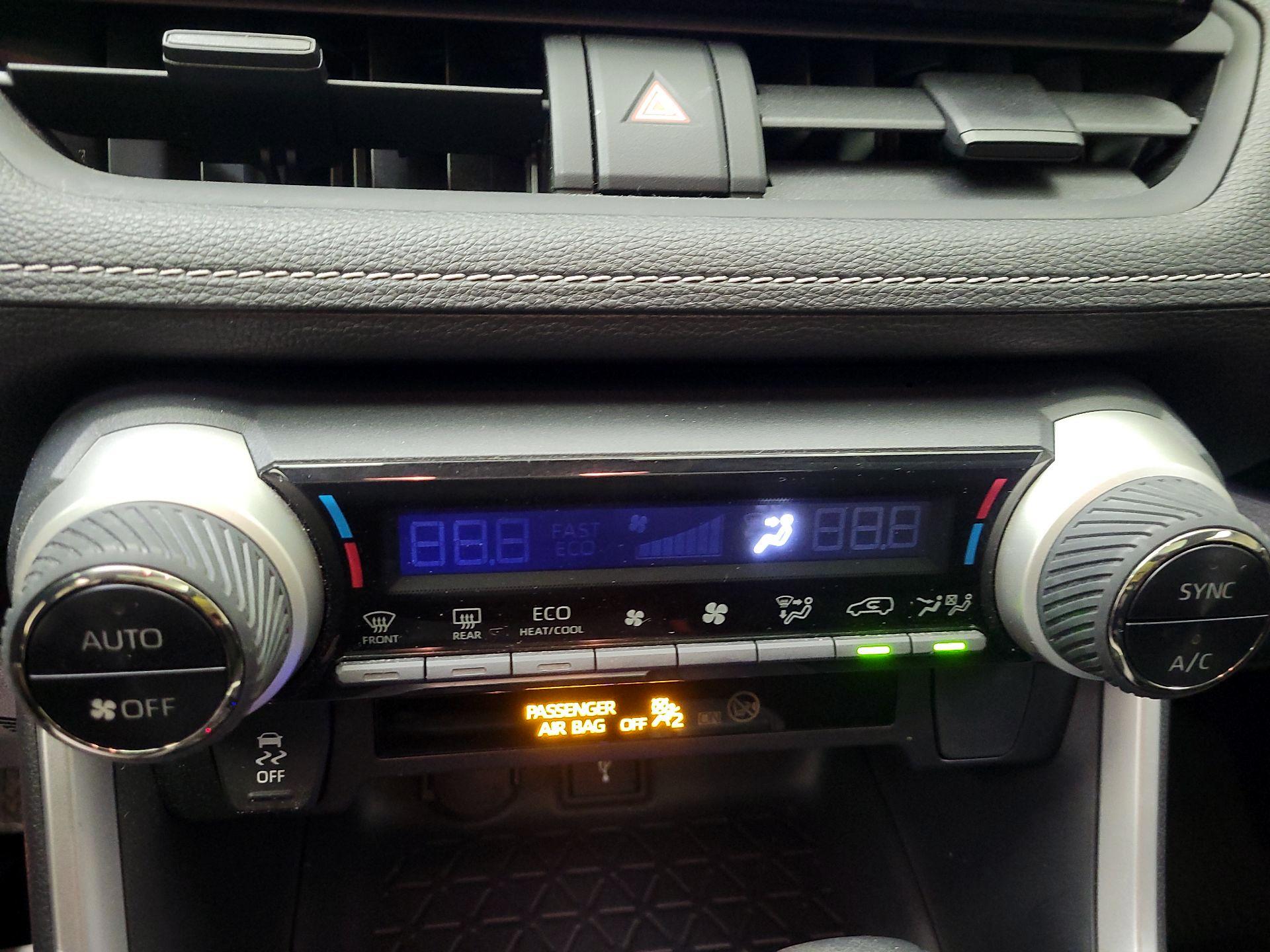 Thumbnail: 2021 Toyota RAV4 - 16