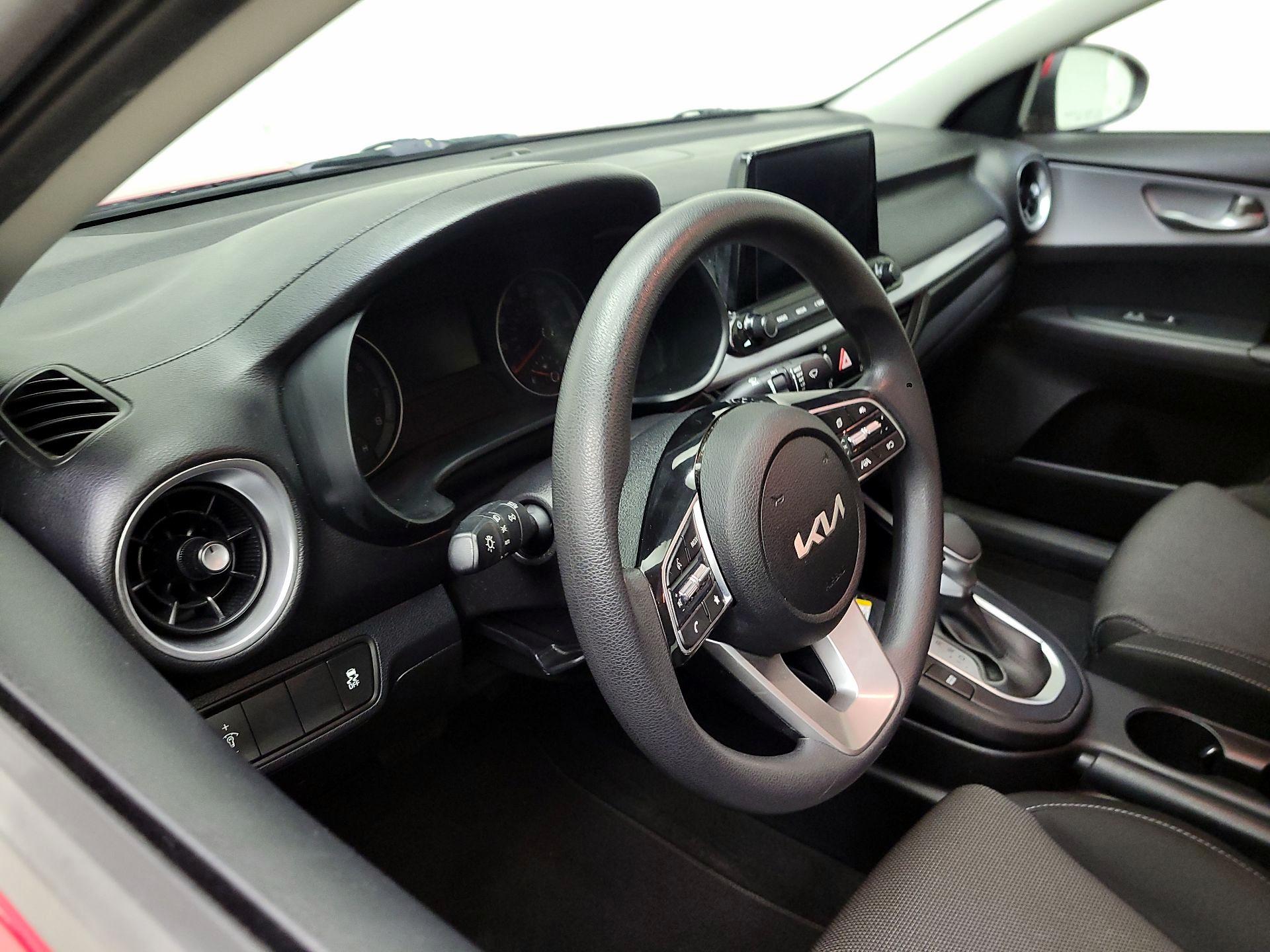 Thumbnail: 2022 Kia Forte - 9