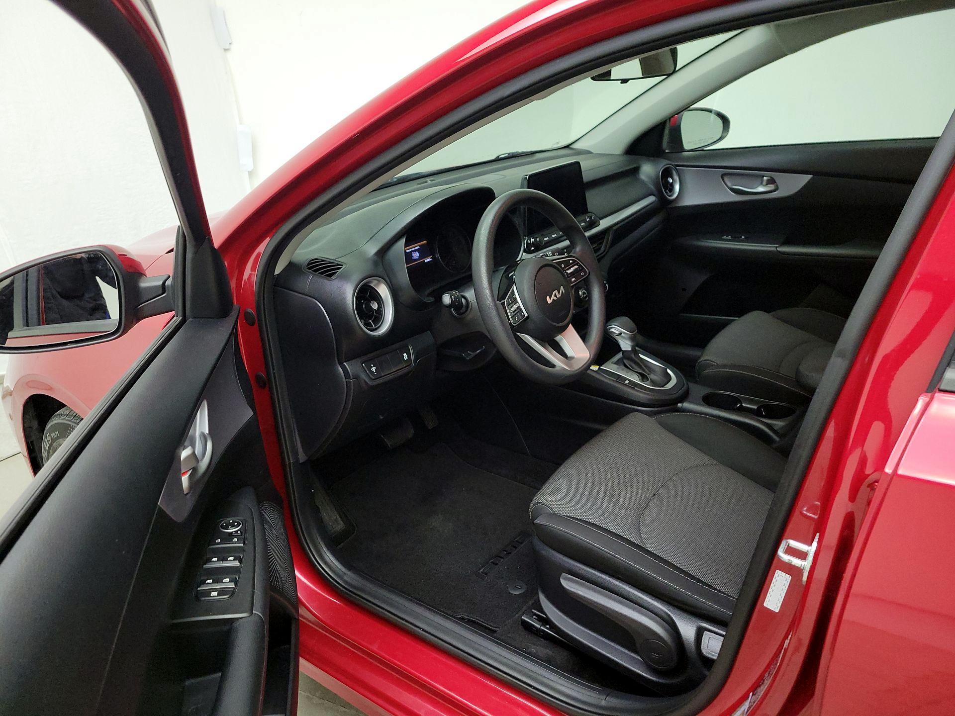 Thumbnail: 2022 Kia Forte - 11