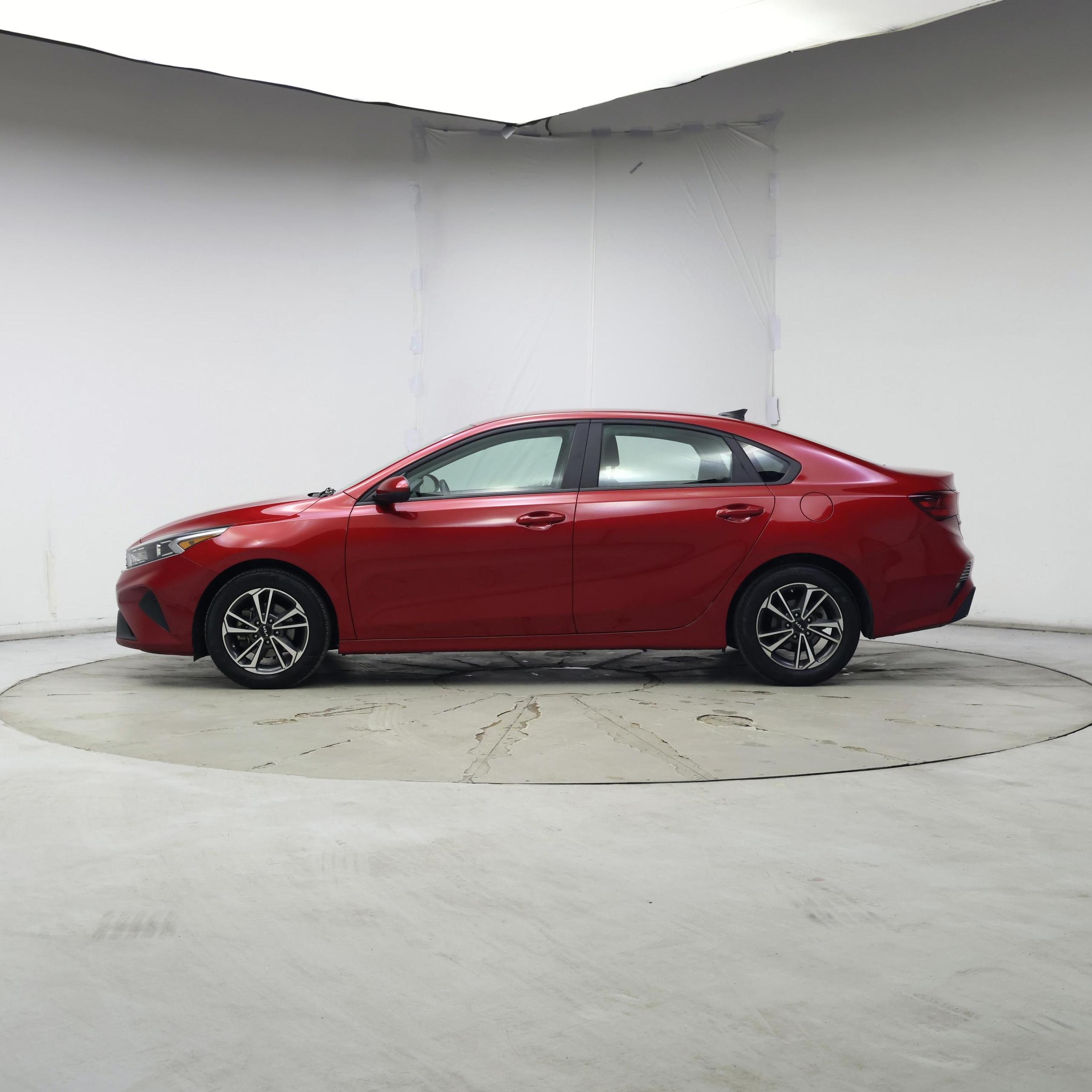 Thumbnail: 2022 Kia Forte - 3