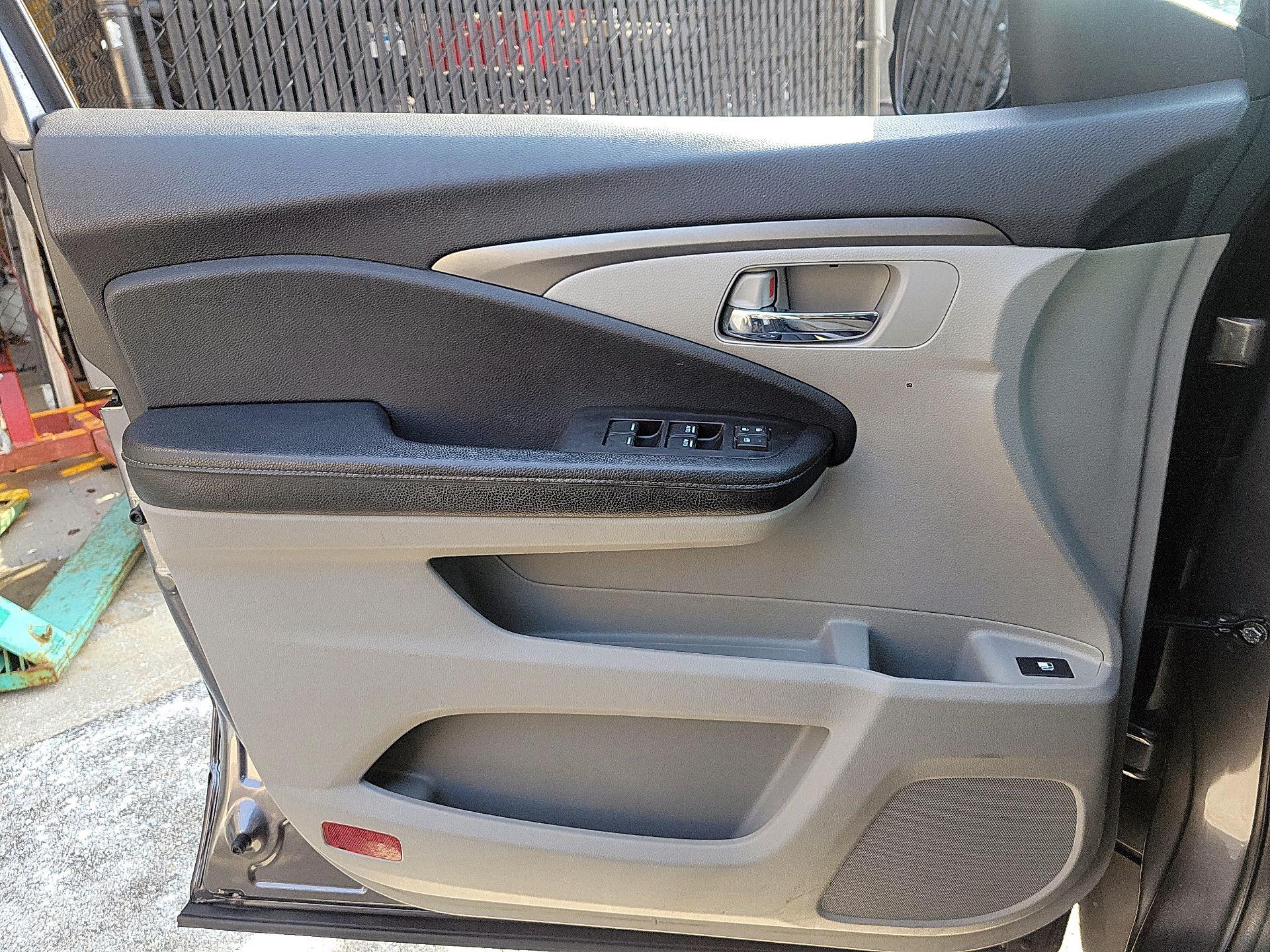 Thumbnail: 2019 Honda Ridgeline - 10