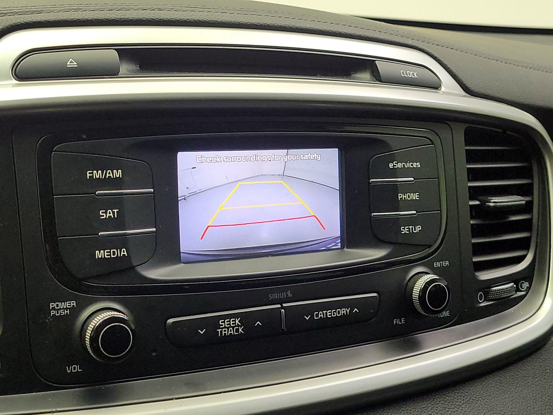 Thumbnail: 2016 Kia Sorento - 12