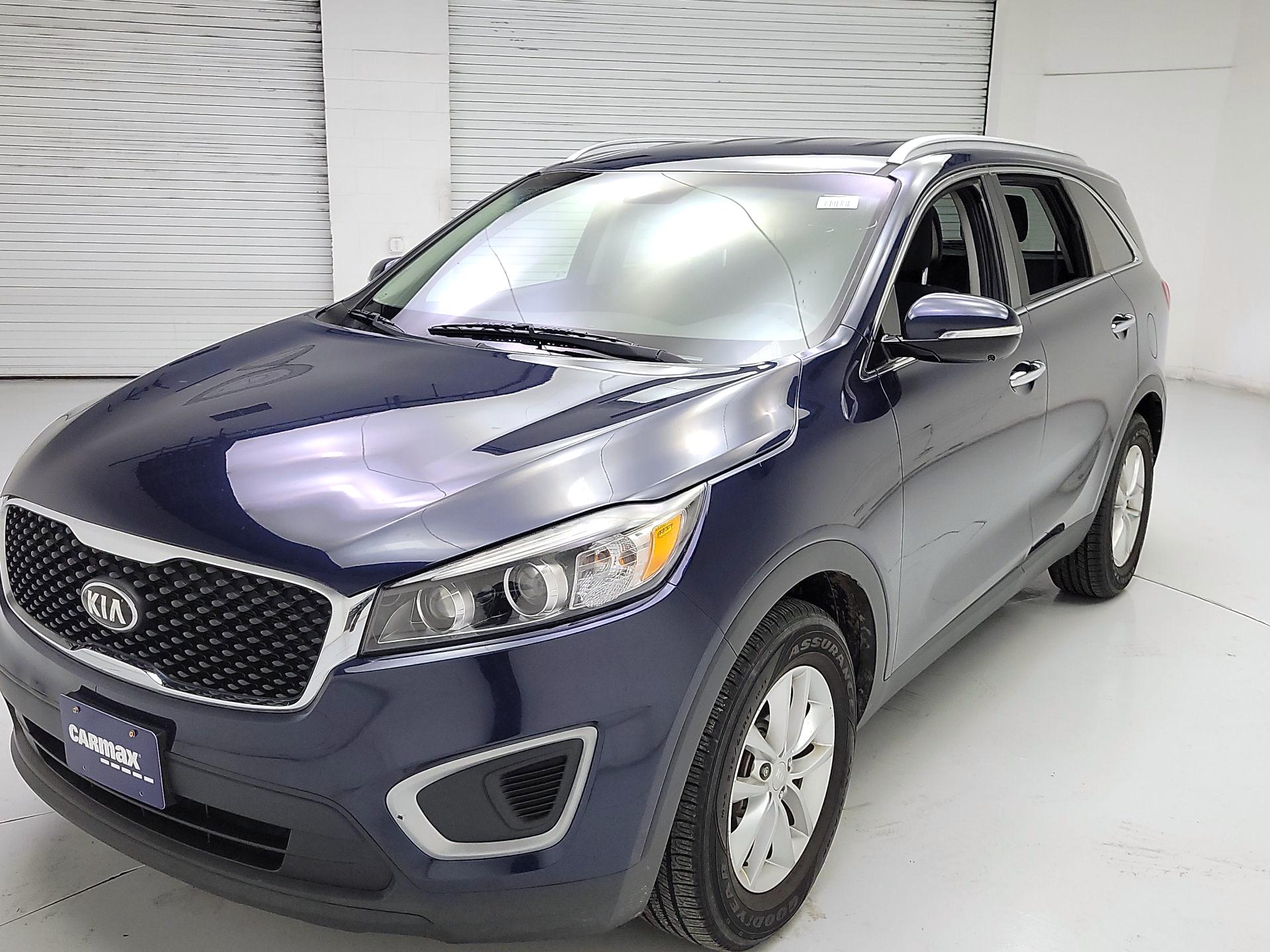 Thumbnail: 2016 Kia Sorento - 3