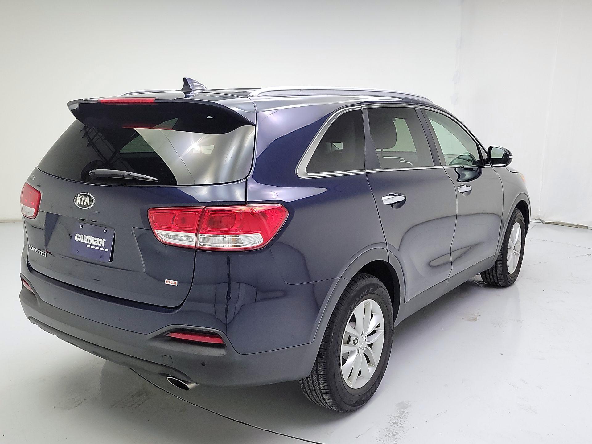 Thumbnail: 2016 Kia Sorento - 5