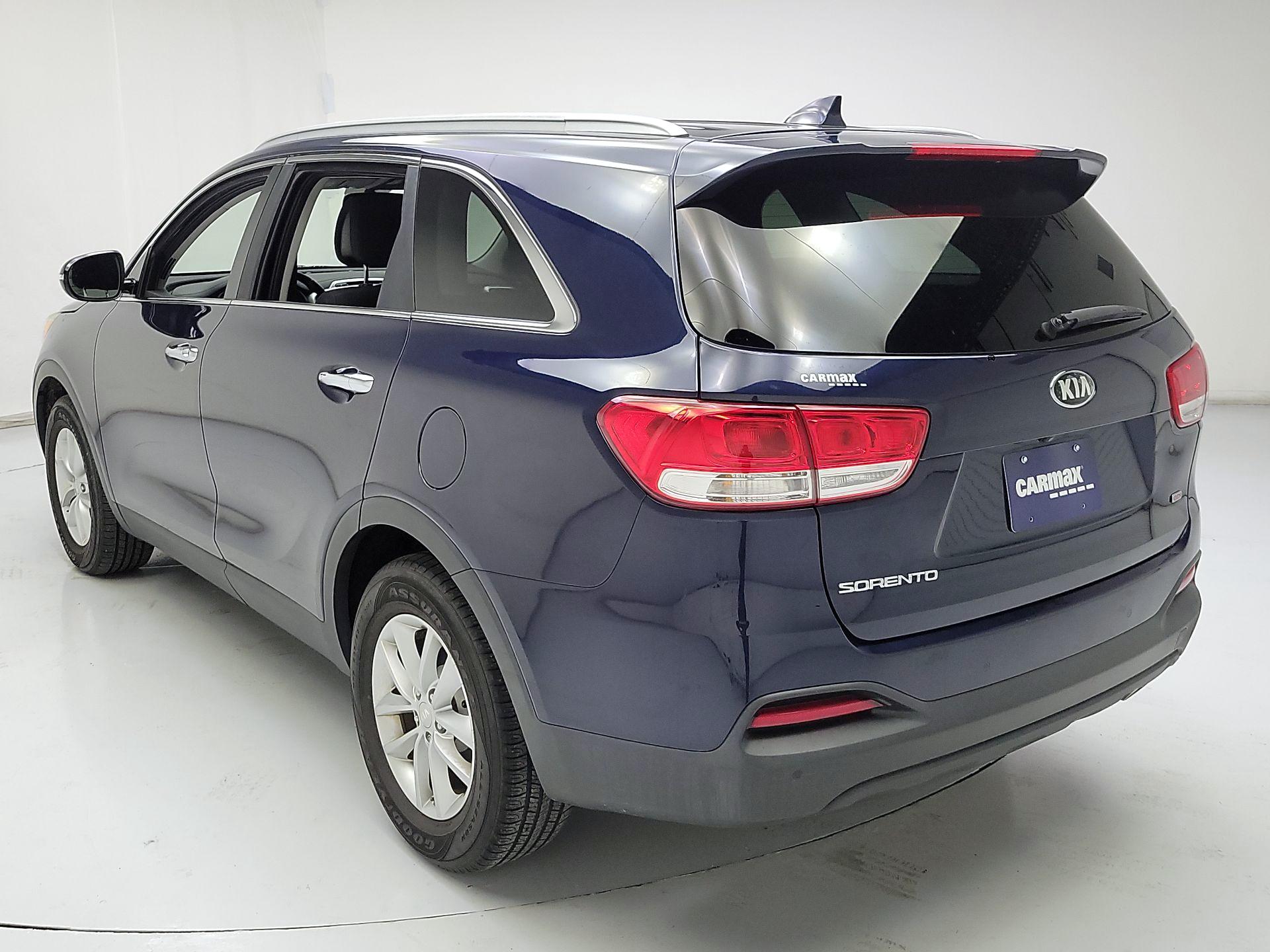 Thumbnail: 2016 Kia Sorento - 7
