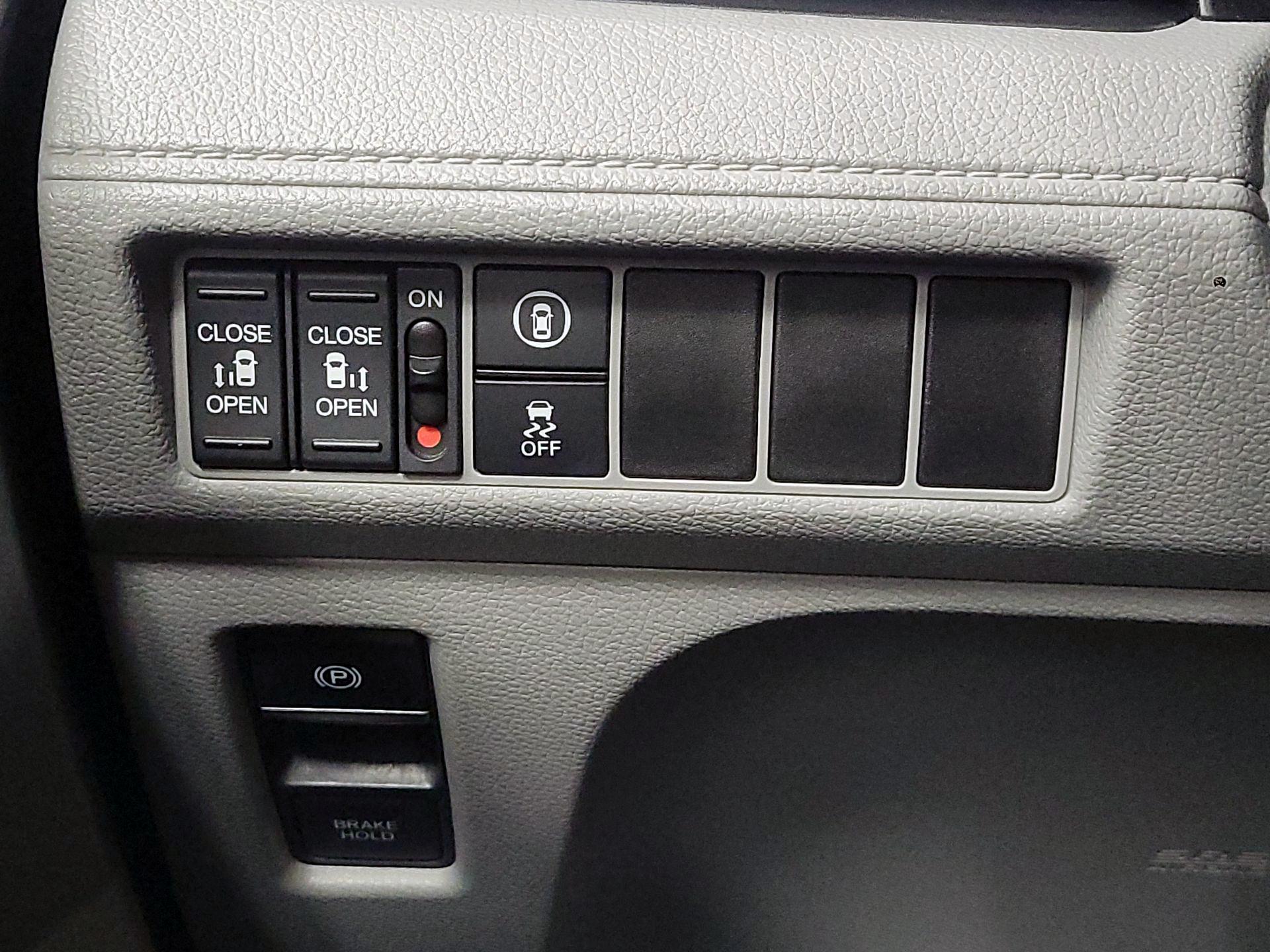 Thumbnail: 2022 Honda Odyssey - 11