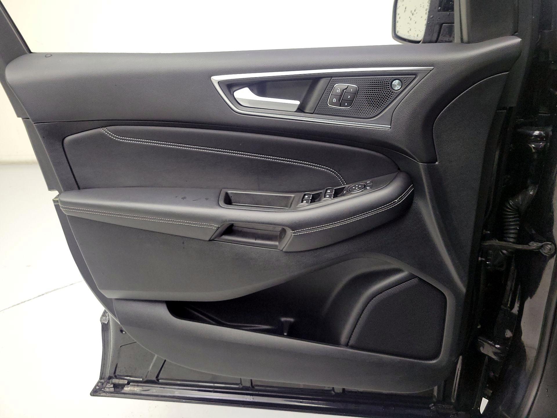 Thumbnail: 2022 Ford Edge - 10