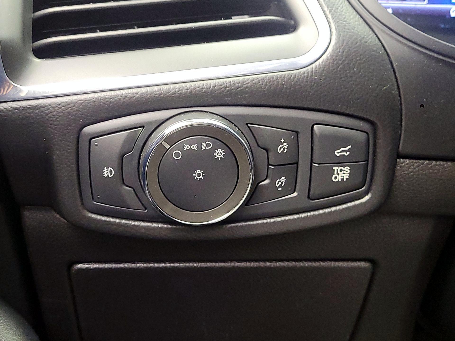 Thumbnail: 2022 Ford Edge - 11