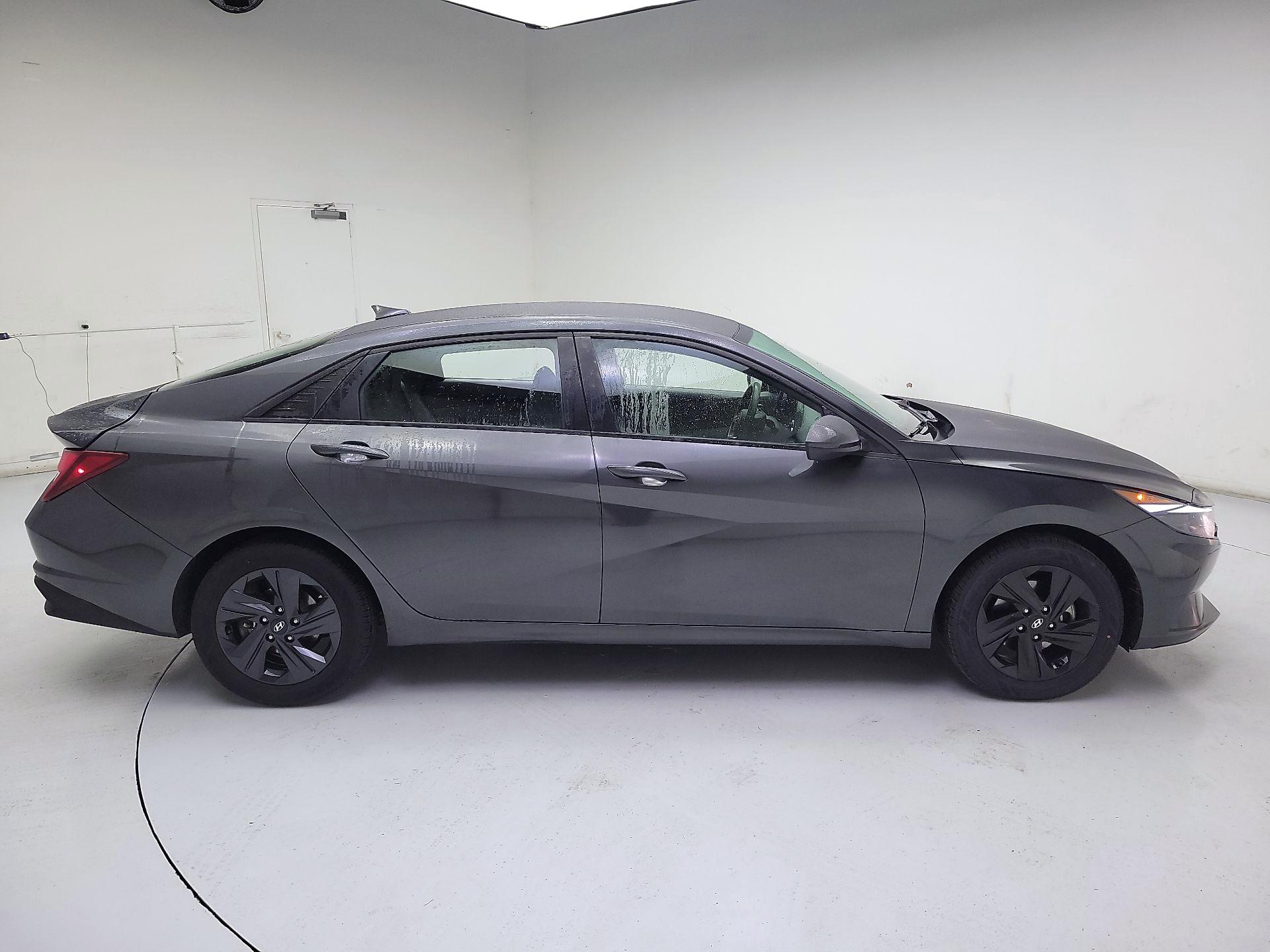 Thumbnail: 2021 Hyundai Elantra - 4