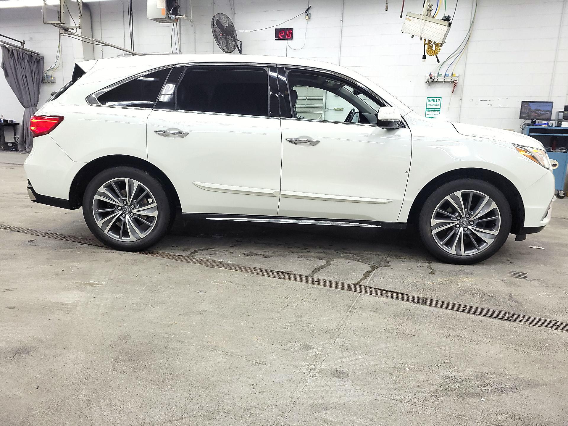 Thumbnail: 2017 Acura MDX - 4