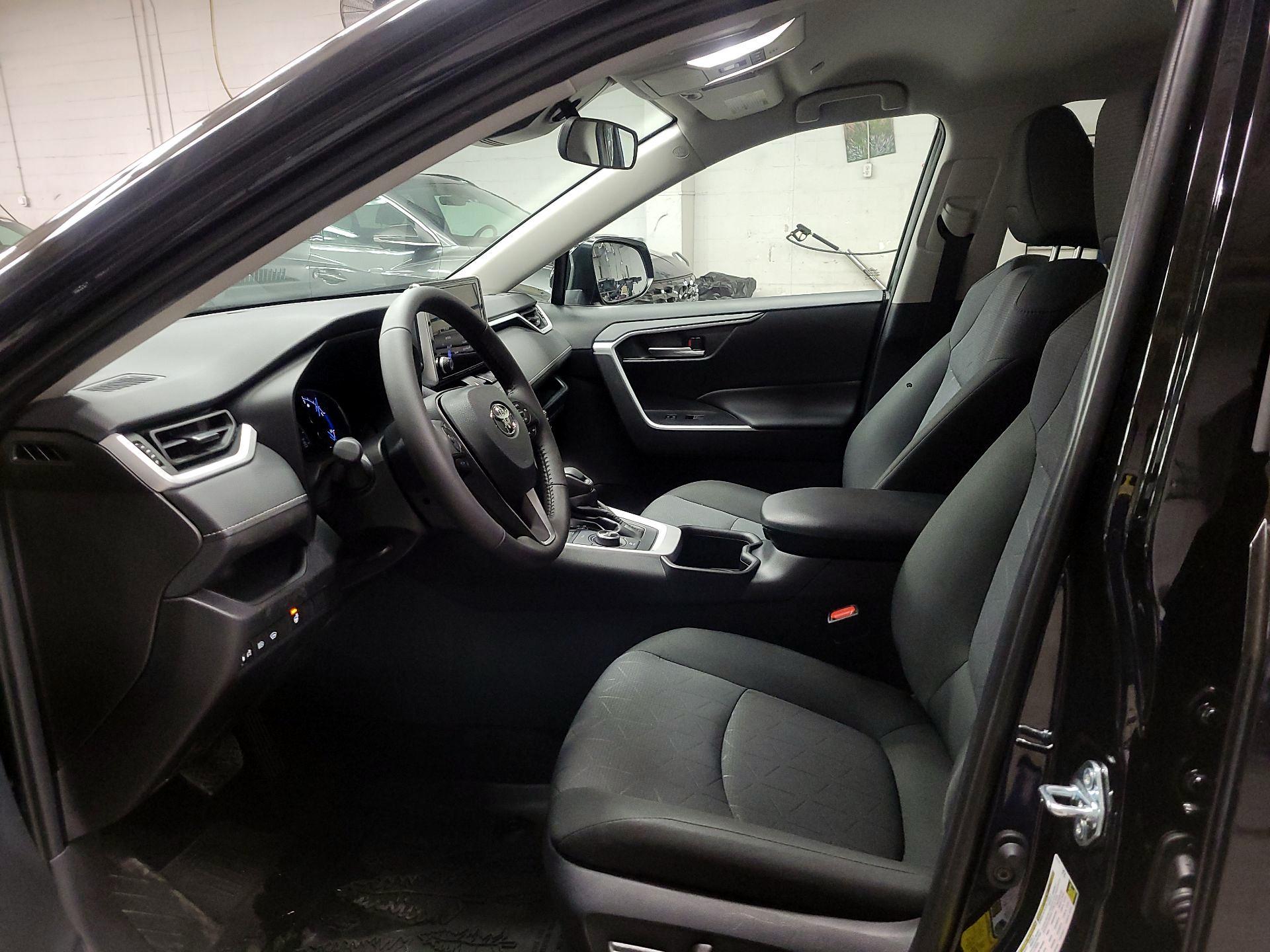 Thumbnail: 2025 Toyota RAV4 - 9