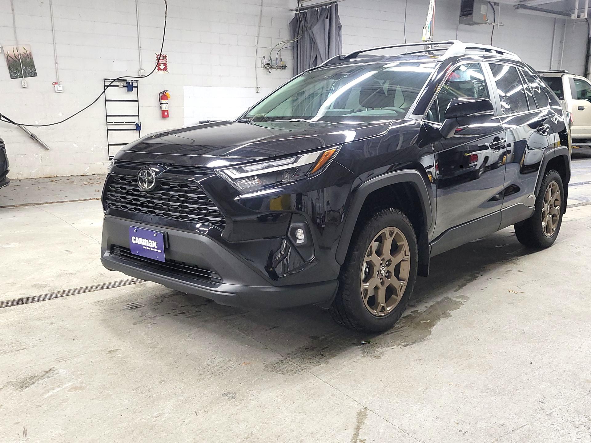 Thumbnail: 2025 Toyota RAV4 - 3