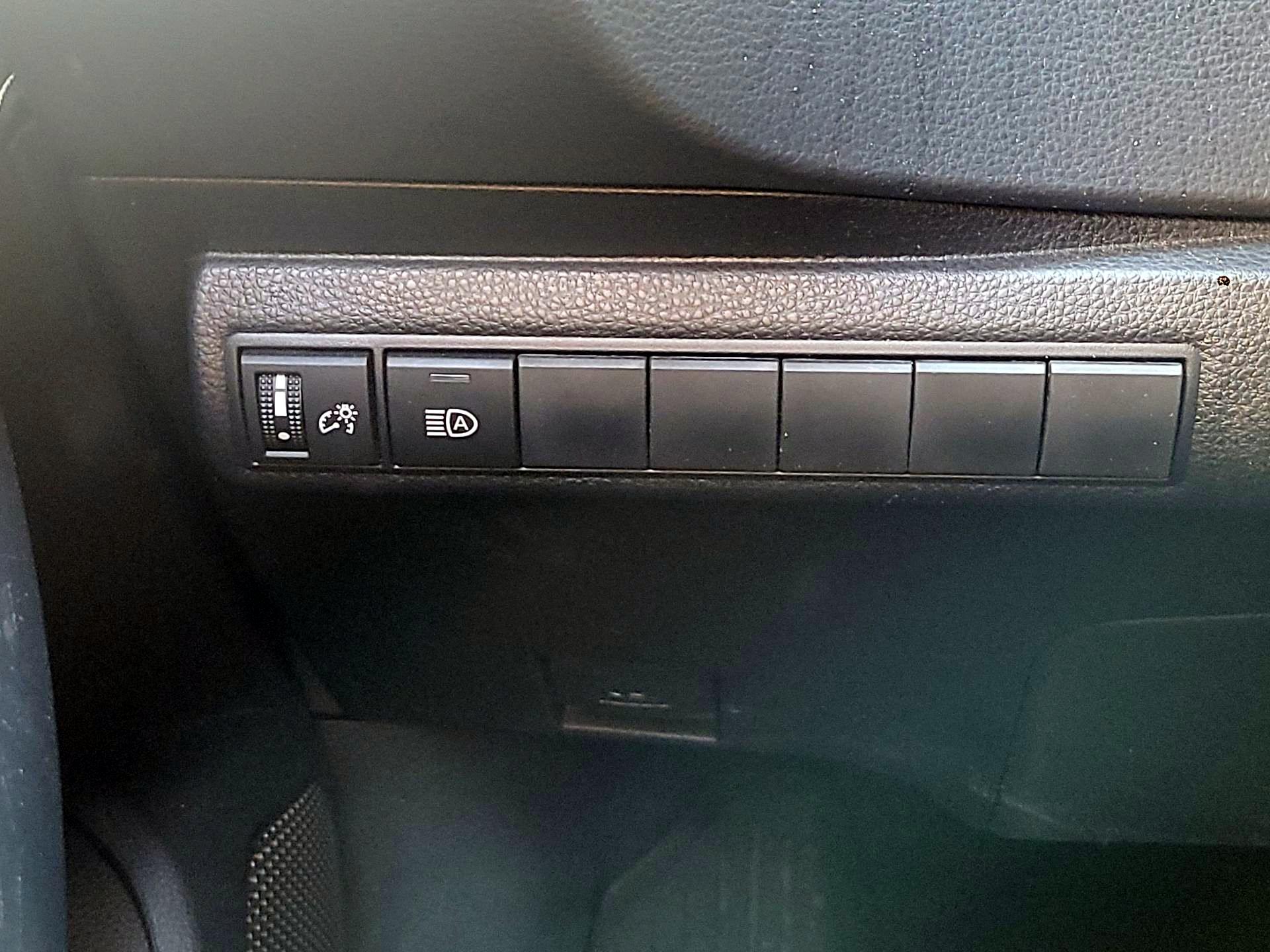 Thumbnail: 2023 Toyota Corolla - 11