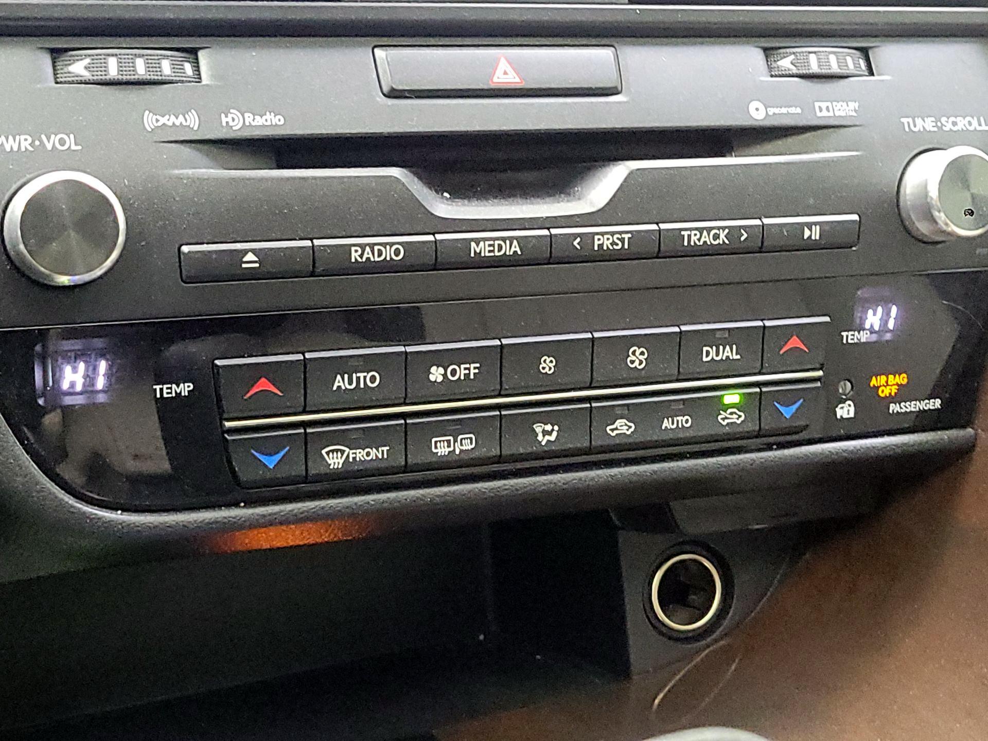 Thumbnail: 2018 Lexus RX - 15