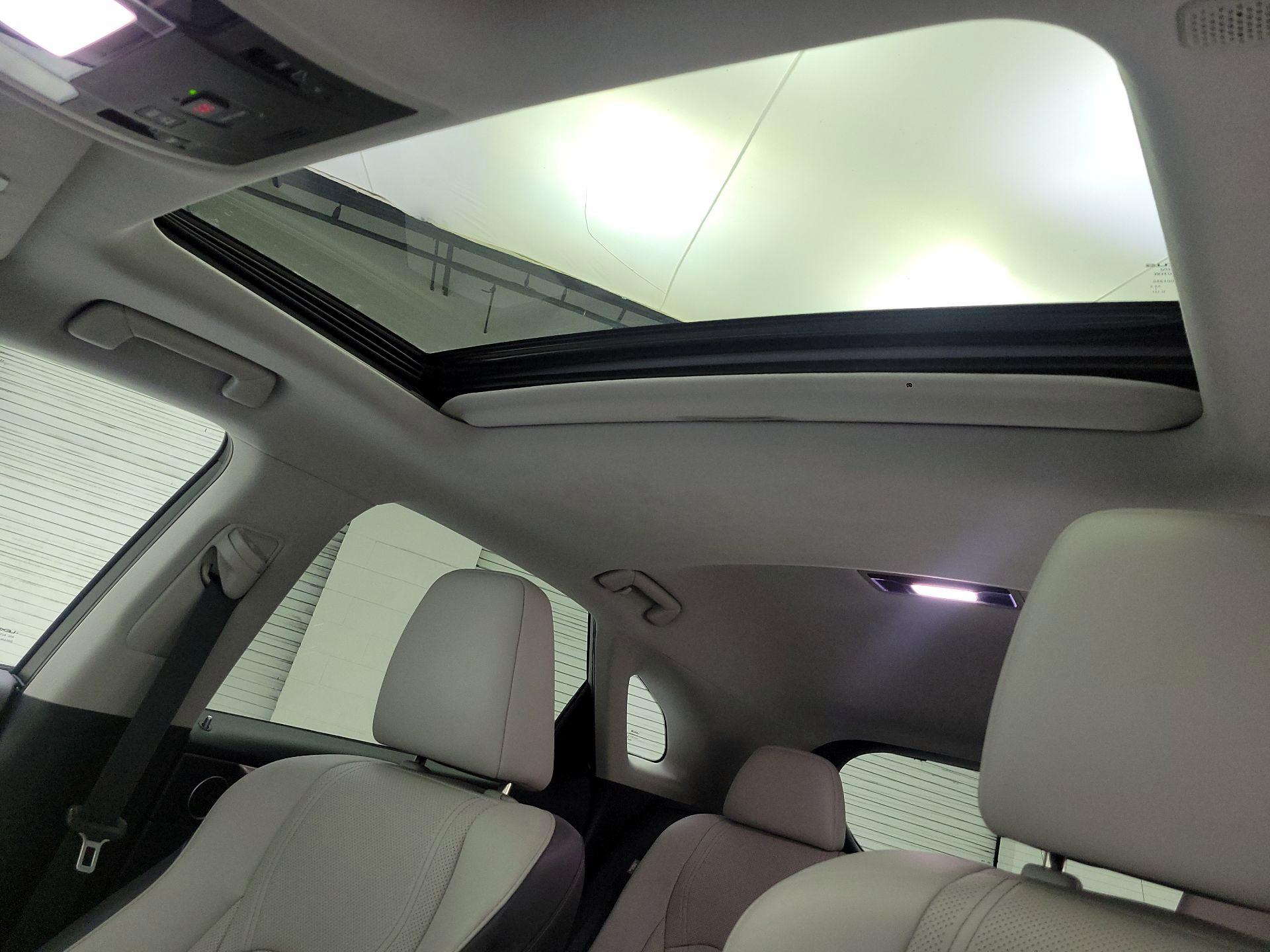 Thumbnail: 2018 Lexus RX - 18