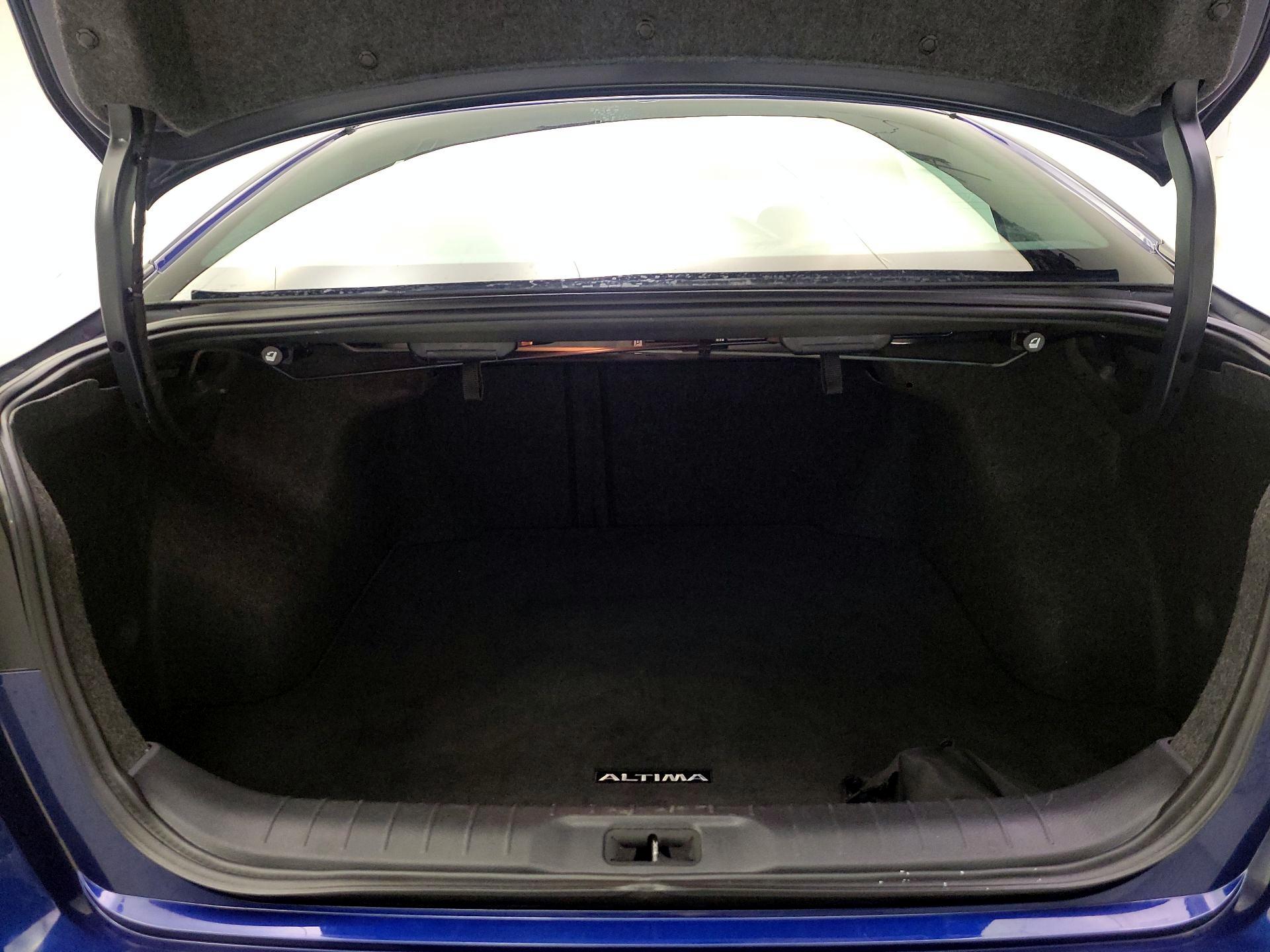 Thumbnail: 2020 Nissan Altima - 19