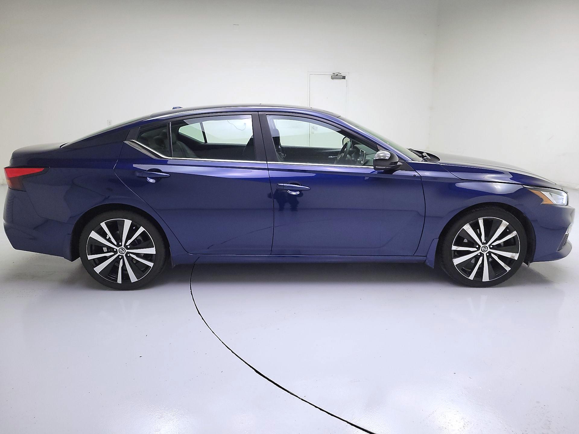 Thumbnail: 2020 Nissan Altima - 4