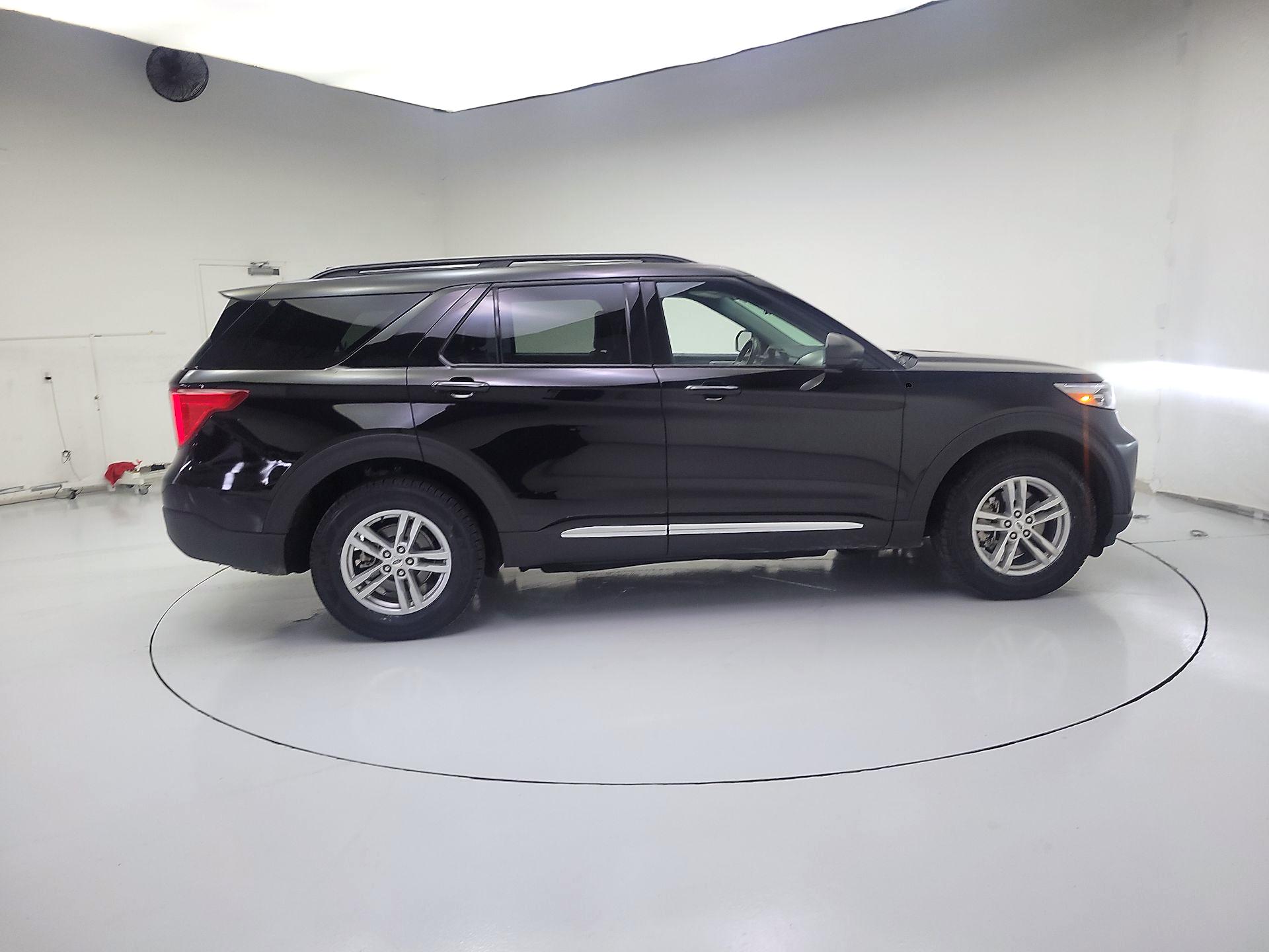 Thumbnail: 2023 Ford Explorer - 4