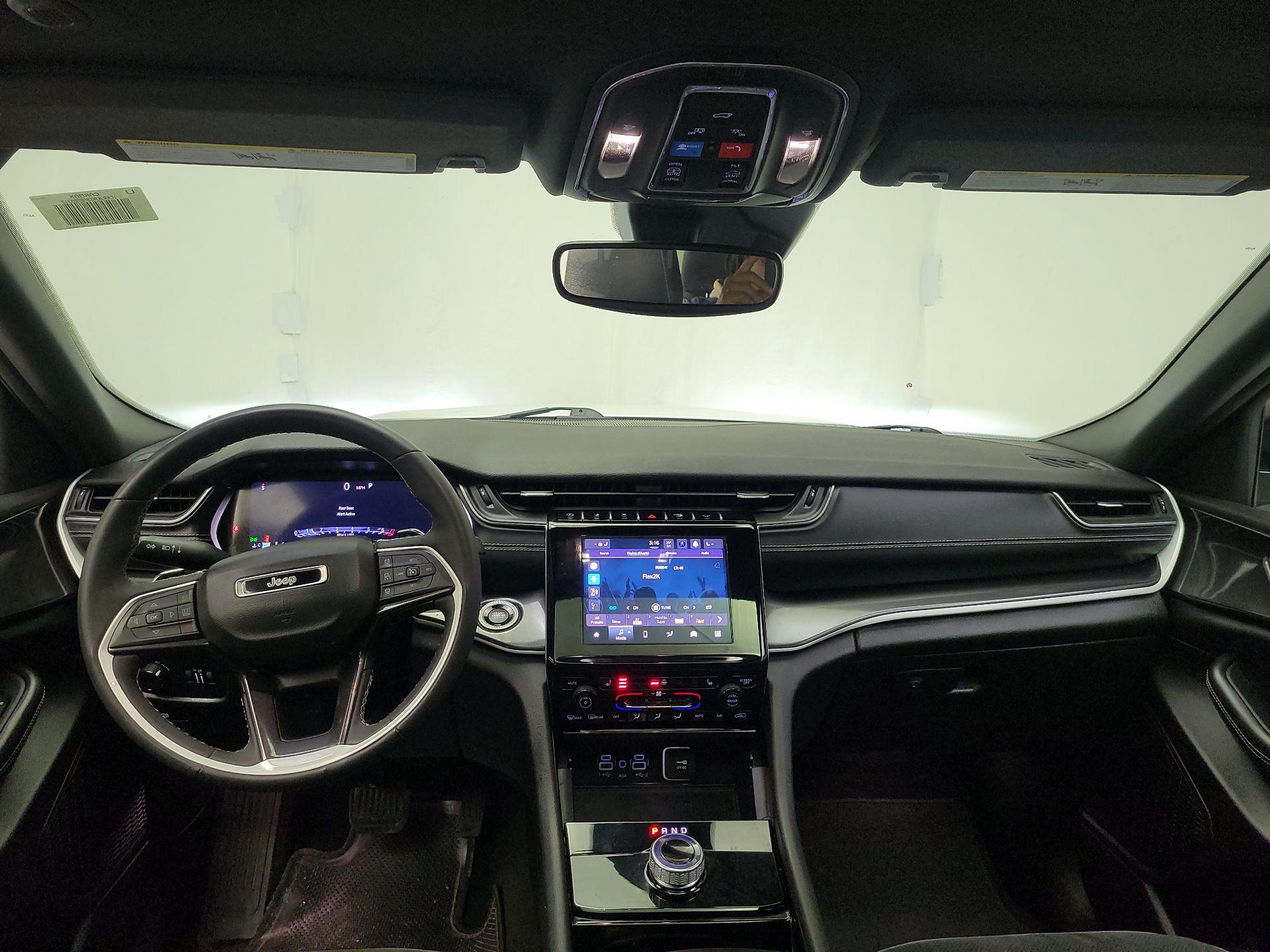 Thumbnail: 2023 Jeep Grand Cherokee L - 9