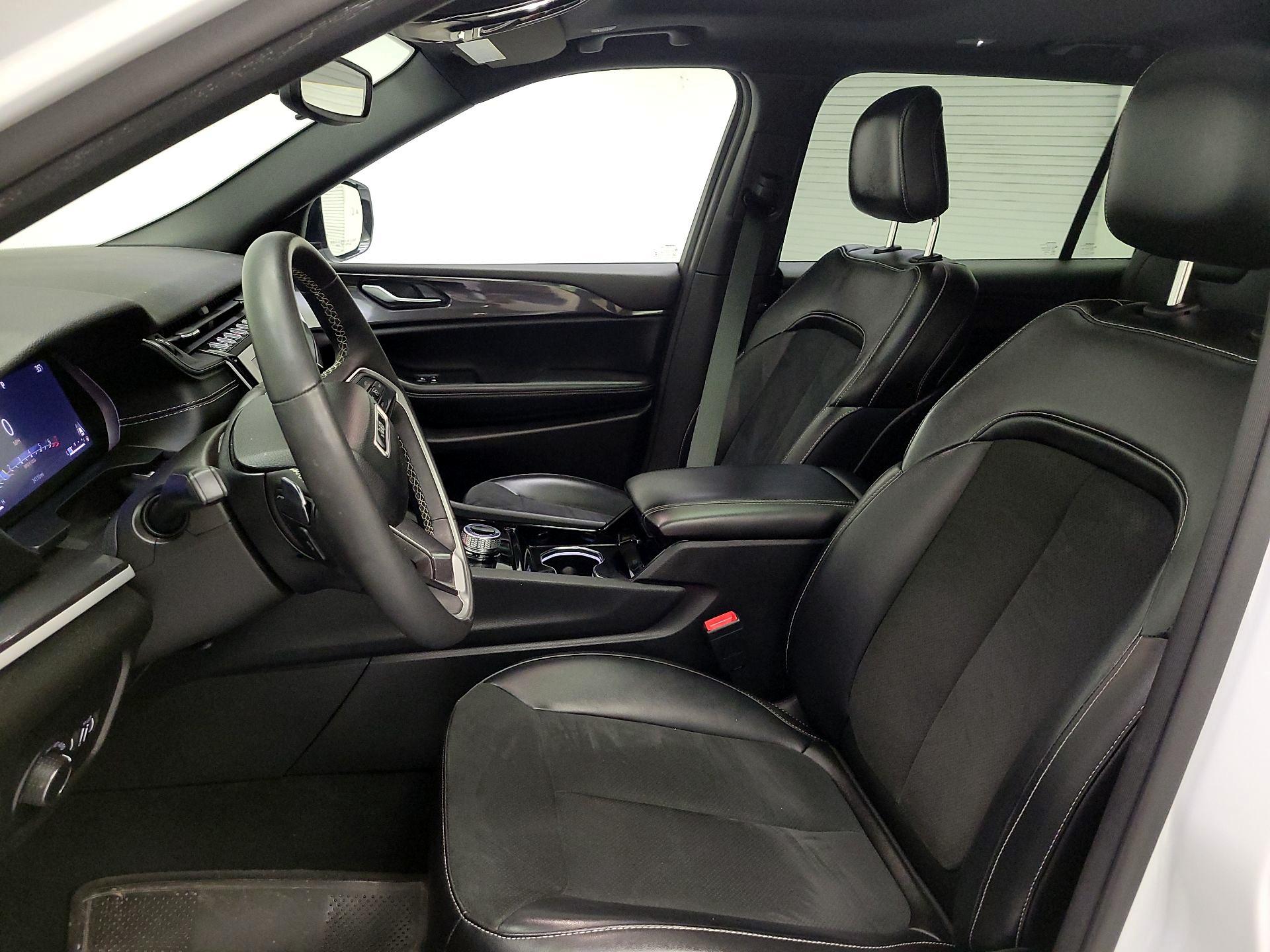 Thumbnail: 2023 Jeep Grand Cherokee L - 11