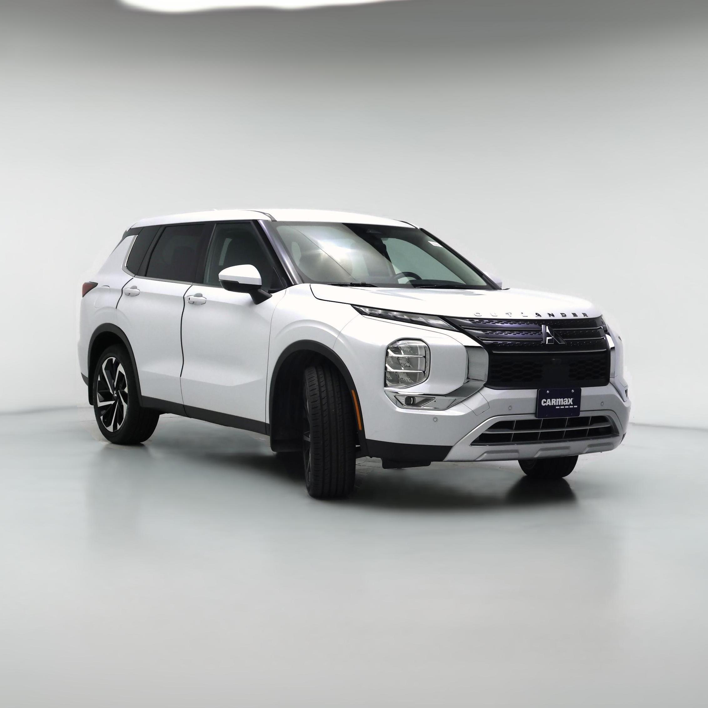 Thumbnail: 2022 Mitsubishi Outlander - 1