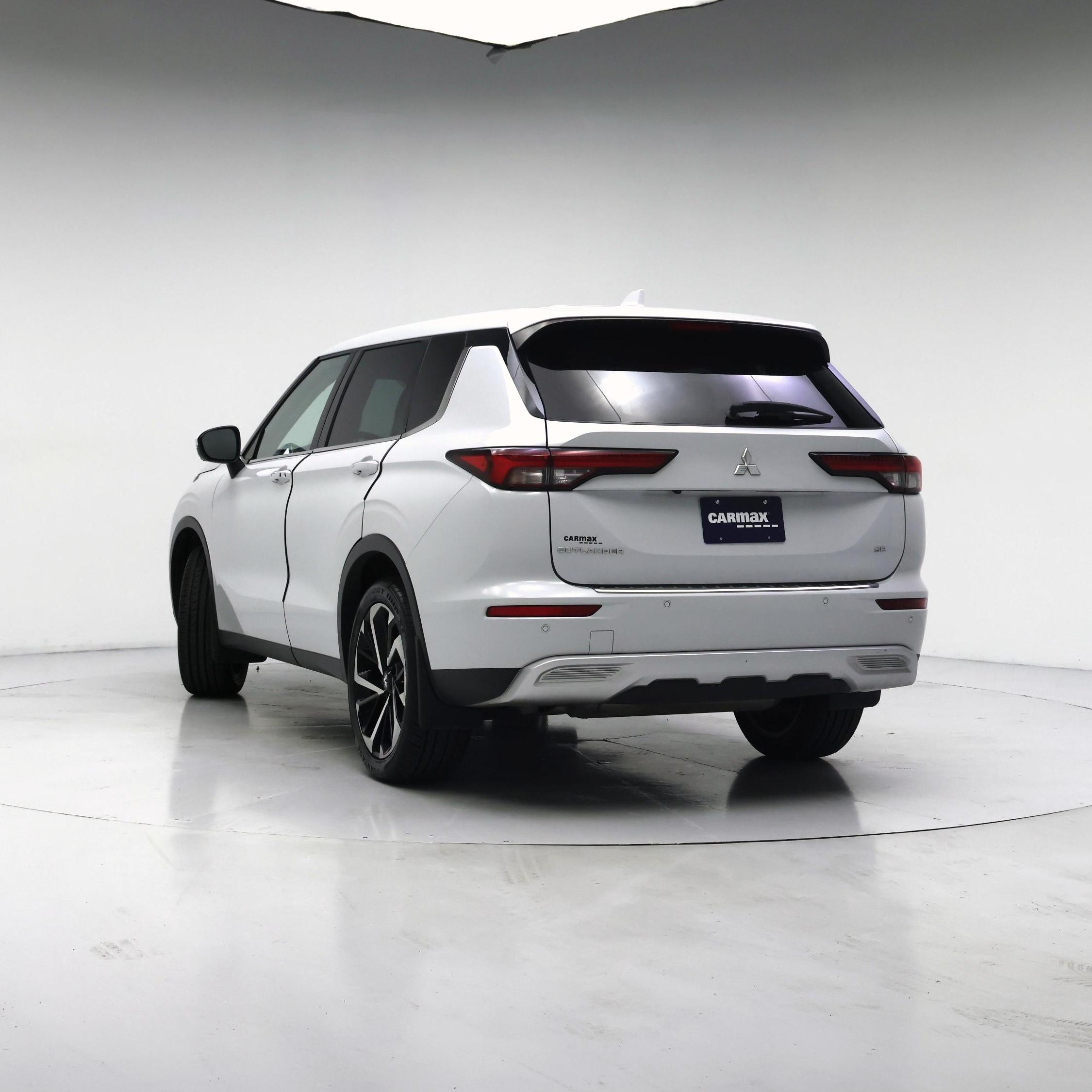 Thumbnail: 2022 Mitsubishi Outlander - 2