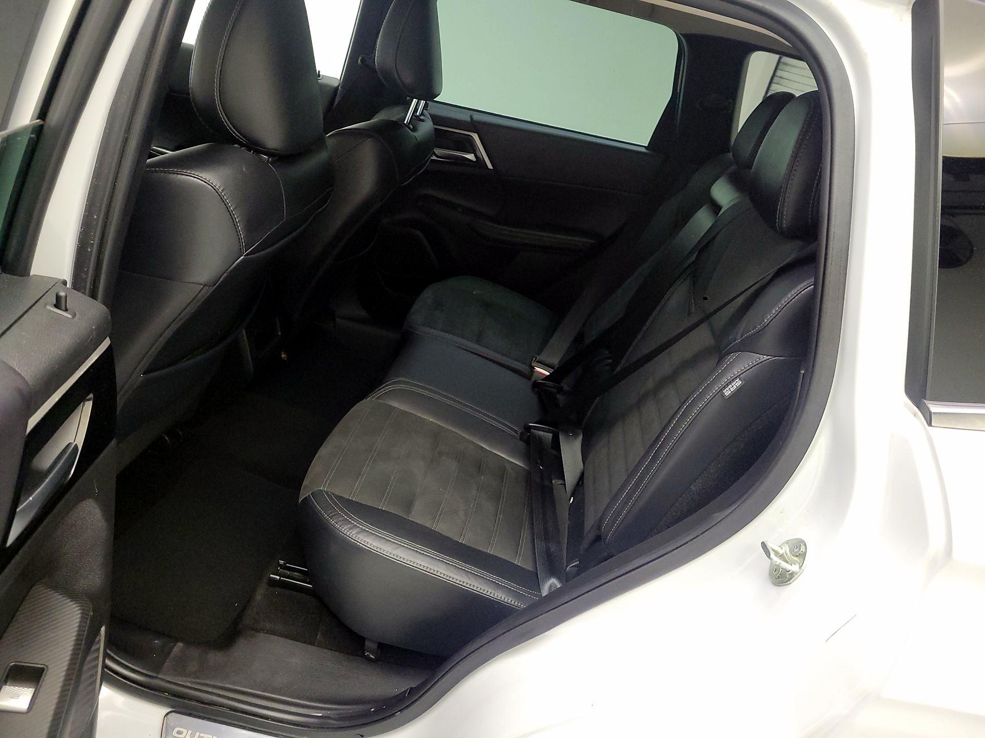 Thumbnail: 2022 Mitsubishi Outlander - 20